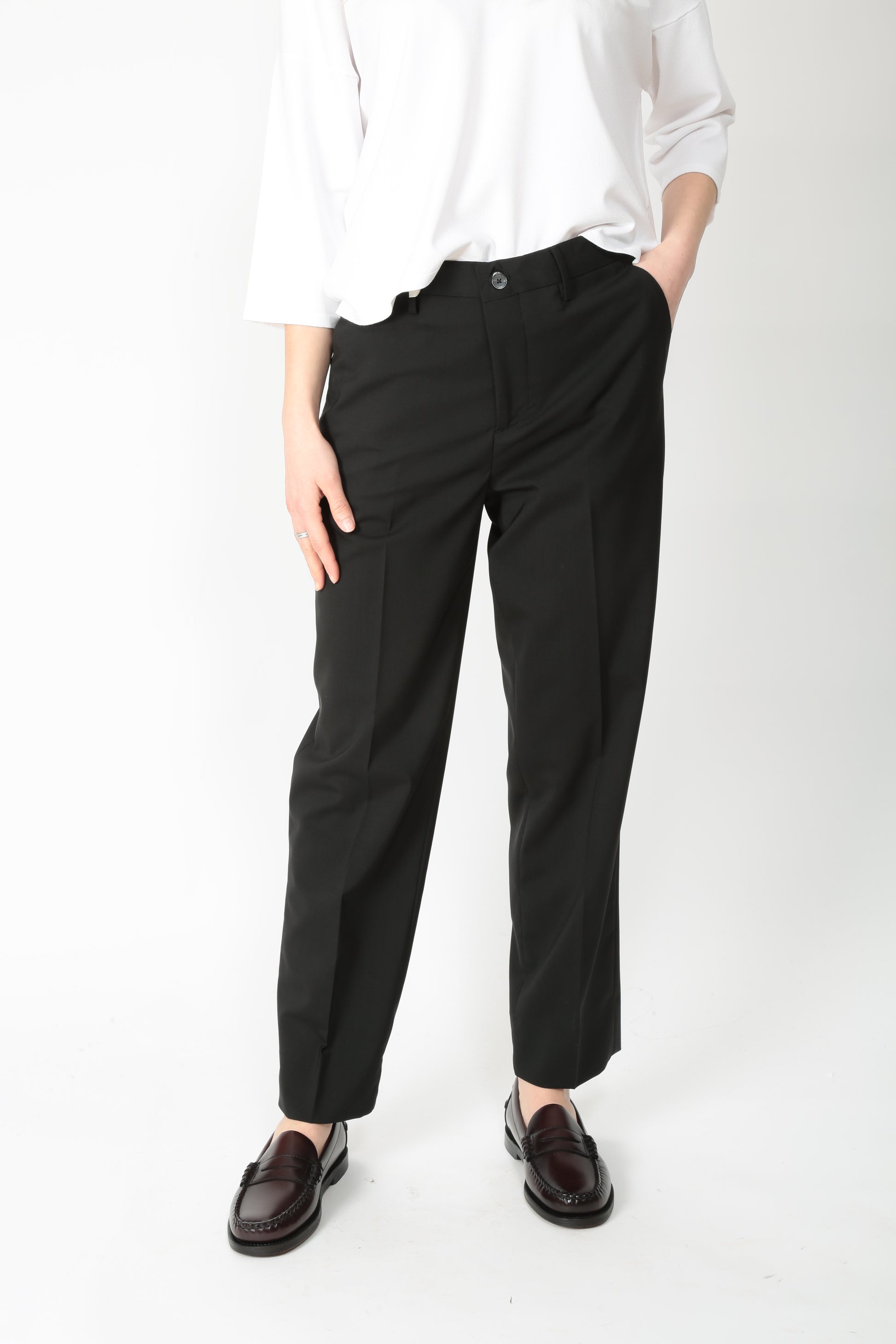 https://admin.shopify.com/store/gulieshop/products/15200685588829#:~:text=https%3A//www.gulieshop.it%20%E2%80%BA%20products%20%E2%80%BA%20briglia%2Dpantalone%2Da%2Dsigaretta%2Djeanw%2D325083