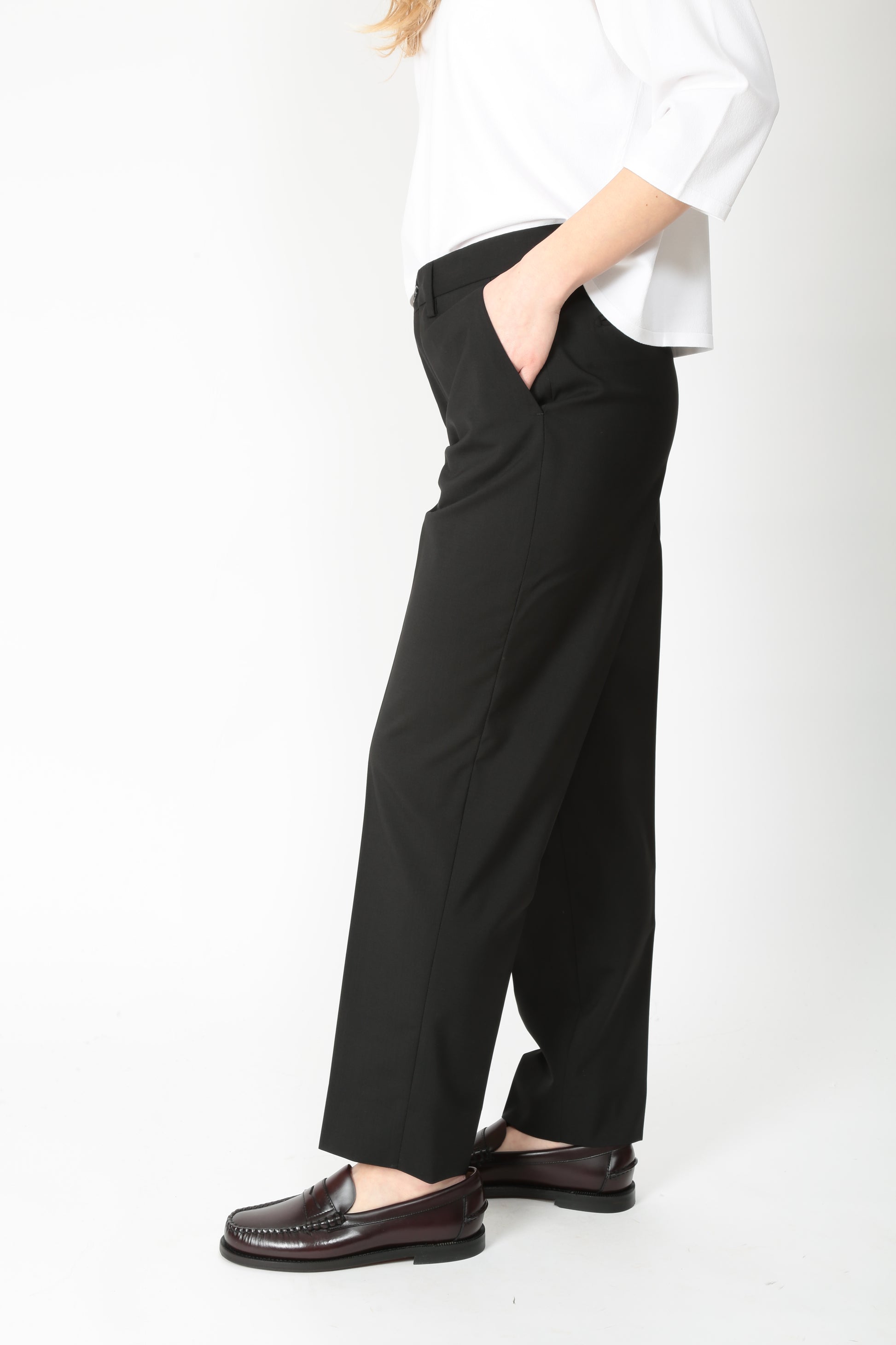 https://admin.shopify.com/store/gulieshop/products/15200685588829#:~:text=https%3A//www.gulieshop.it%20%E2%80%BA%20products%20%E2%80%BA%20briglia%2Dpantalone%2Da%2Dsigaretta%2Djeanw%2D325083