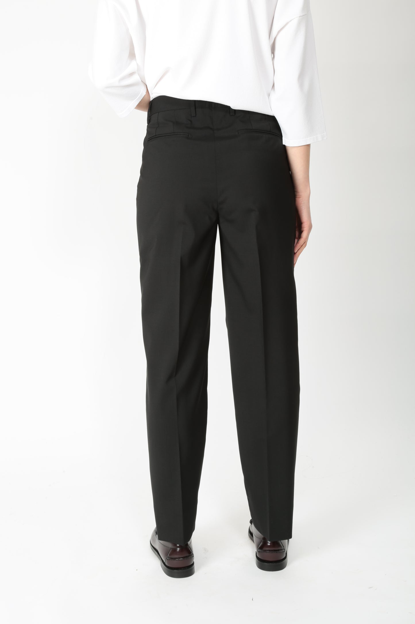 https://admin.shopify.com/store/gulieshop/products/15200685588829#:~:text=https%3A//www.gulieshop.it%20%E2%80%BA%20products%20%E2%80%BA%20briglia%2Dpantalone%2Da%2Dsigaretta%2Djeanw%2D325083