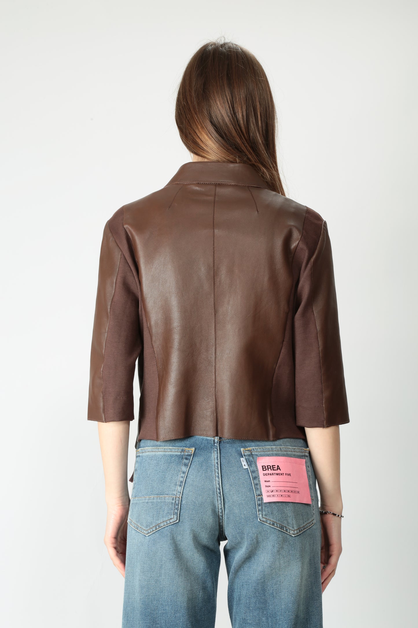https://admin.shopify.com/store/gulieshop/products/15220319387997#:~:text=https%3A//www.gulieshop.it%20%E2%80%BA%20products%20%E2%80%BA%20jackie%2Dchiodo%2Dcorto%2Din%2Dpelle%2Dcoco