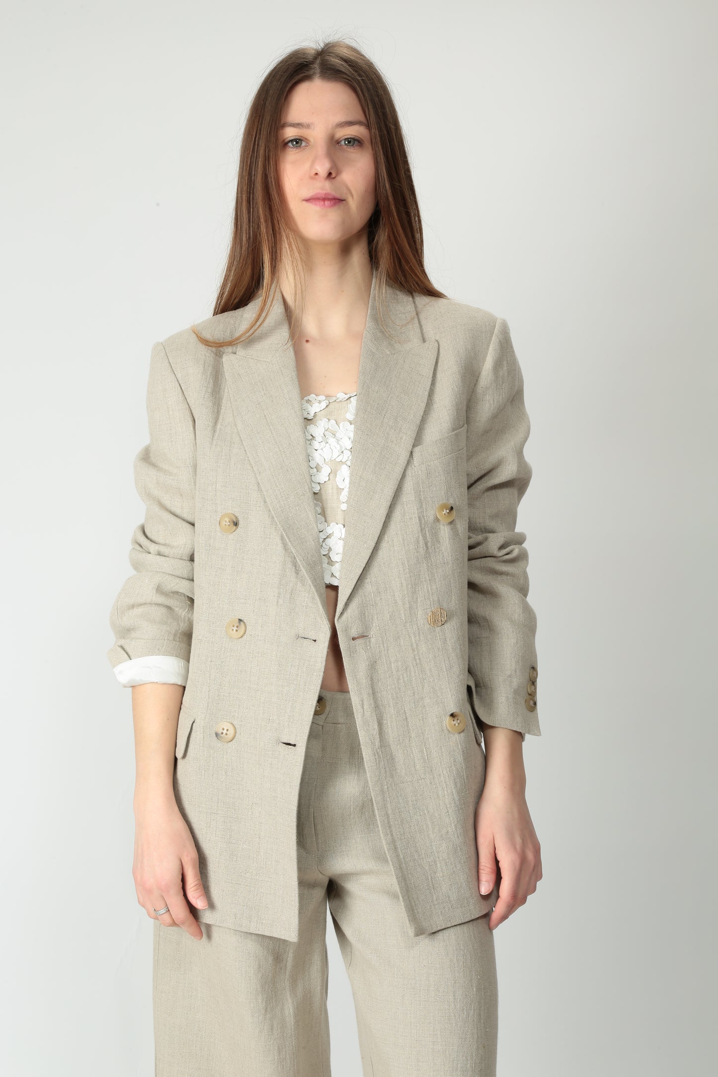 https://admin.shopify.com/store/gulieshop/products/15220344619357#:~:text=https%3A//www.gulieshop.it%20%E2%80%BA%20products%20%E2%80%BA%20solotre%2Dgiacca%2Din%2Dlino%2Ddoppiopetto%2Dm1d0233