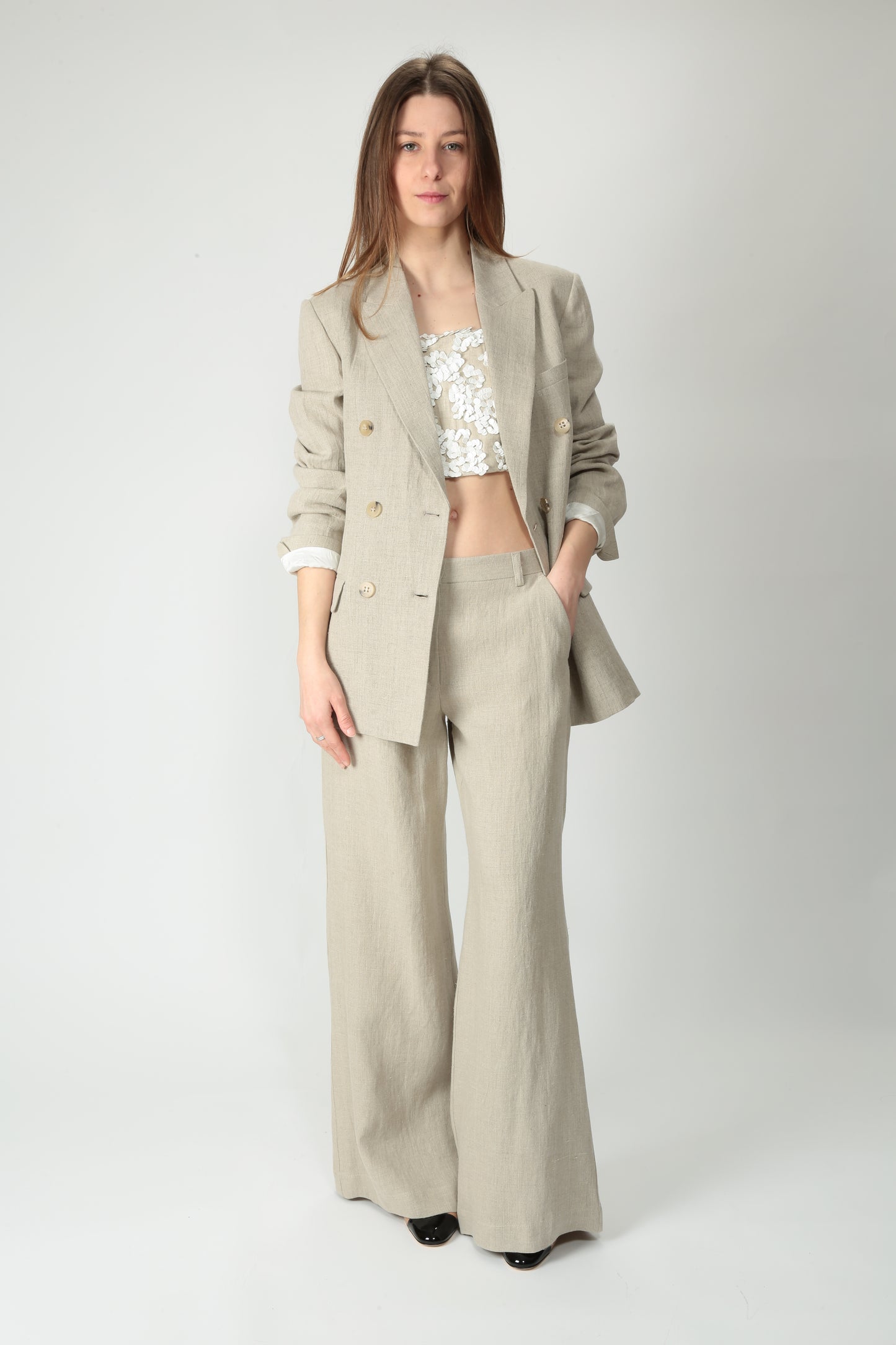 https://admin.shopify.com/store/gulieshop/products/15220344619357#:~:text=https%3A//www.gulieshop.it%20%E2%80%BA%20products%20%E2%80%BA%20solotre%2Dgiacca%2Din%2Dlino%2Ddoppiopetto%2Dm1d0233