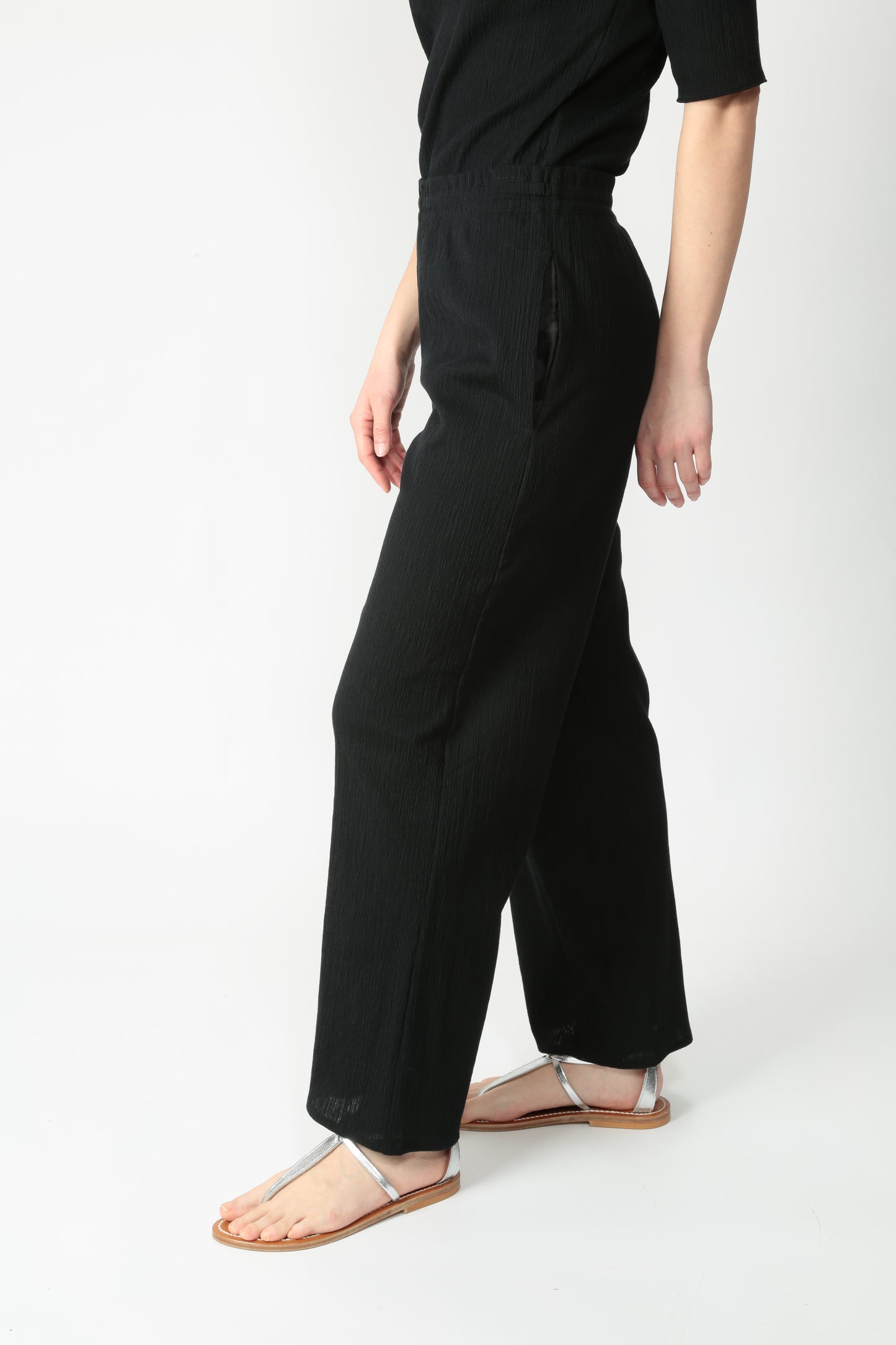 https://admin.shopify.com/store/gulieshop/products/15239508230493#:~:text=https%3A//www.gulieshop.it%20%E2%80%BA%20products%20%E2%80%BA%20maxmara%2Dmm%2Dpantalone%2Deffetto%2Dplisse%2Dtoronto%2D1