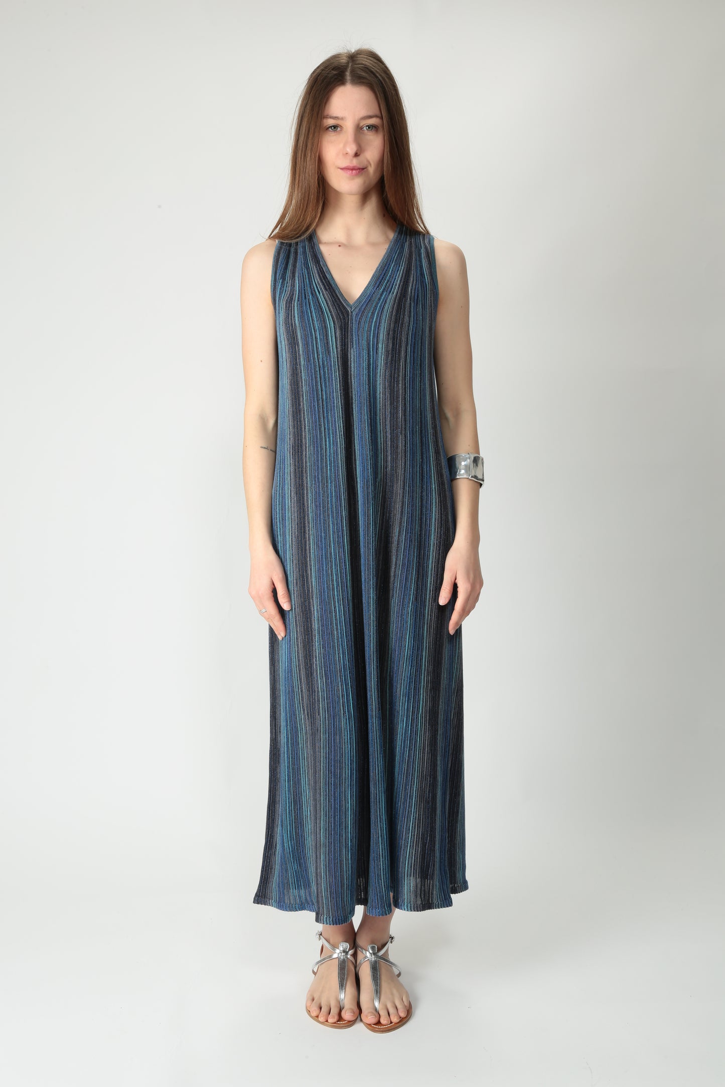 https://admin.shopify.com/store/gulieshop/products/15200687292765#:~:text=https%3A//www.gulieshop.it%20%E2%80%BA%20products%20%E2%80%BA%20kangra%2Dabito%2Dlungo%2Ds5a152512