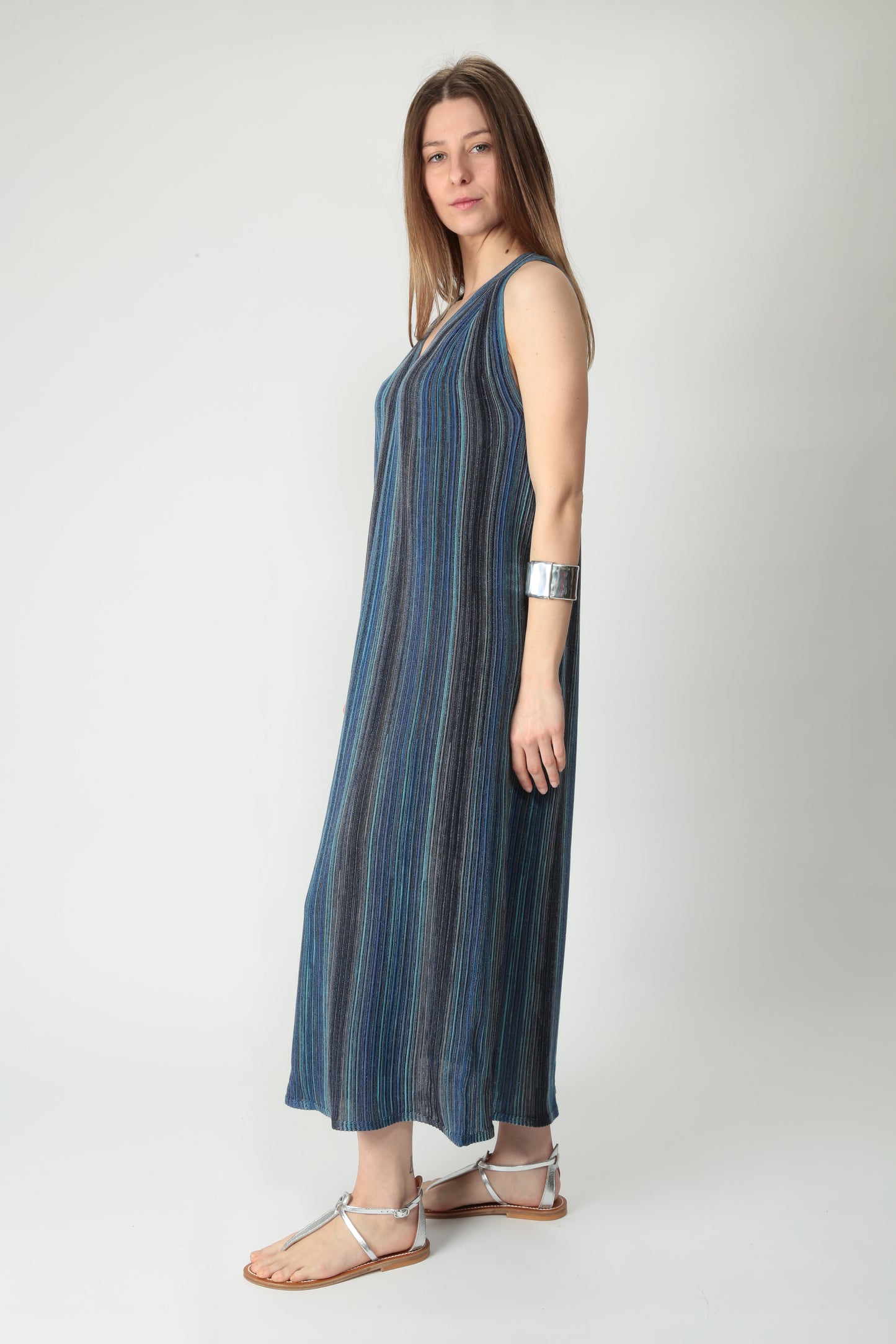 https://admin.shopify.com/store/gulieshop/products/15200687292765#:~:text=https%3A//www.gulieshop.it%20%E2%80%BA%20products%20%E2%80%BA%20kangra%2Dabito%2Dlungo%2Ds5a152512