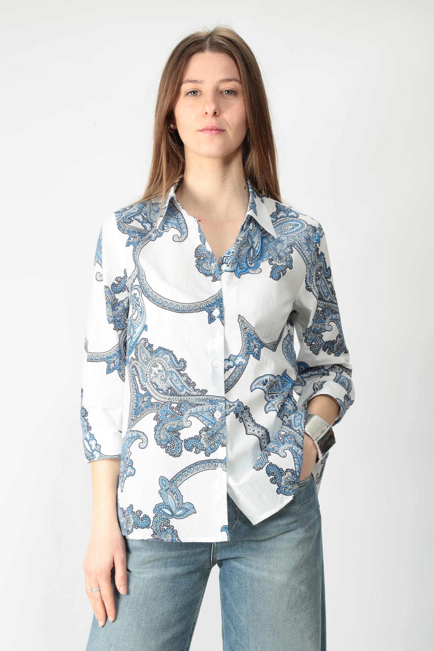 https://admin.shopify.com/store/gulieshop/products/15254110503261#:~:text=https%3A//www.gulieshop.it%20%E2%80%BA%20products%20%E2%80%BA%20camicetta%2Dsnob%2Dcamicia%2Din%2Dmussola%2Ddi%2Dcotone%2D41379%2D965%2D686