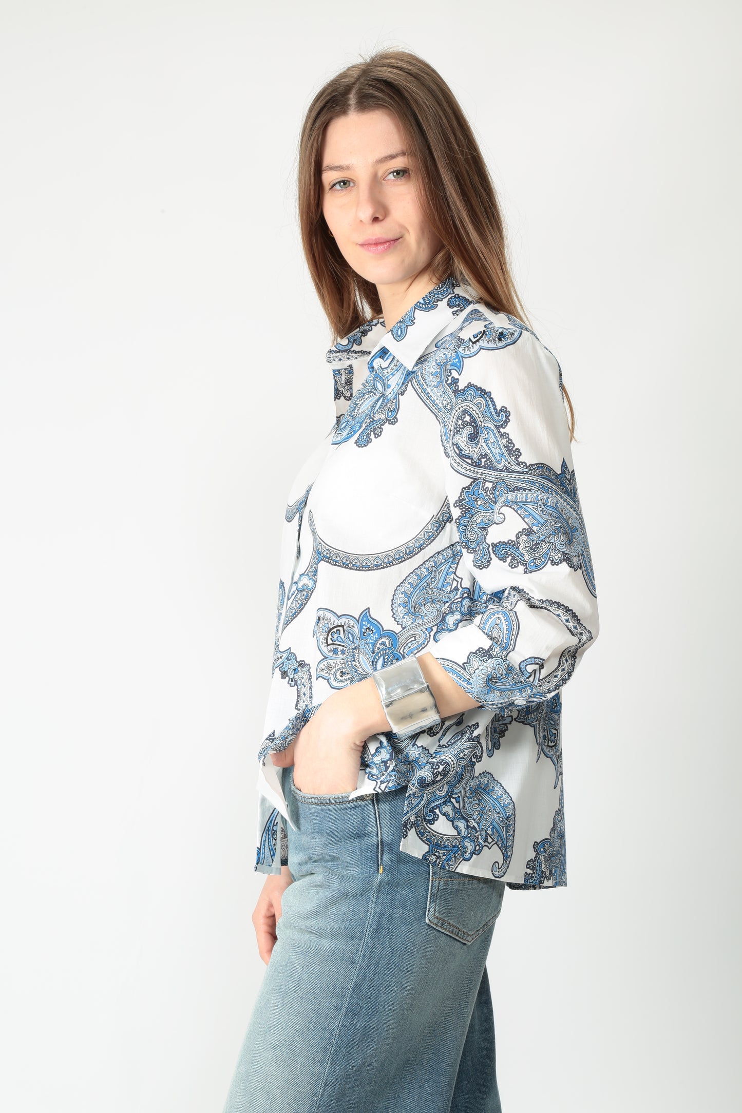 https://admin.shopify.com/store/gulieshop/products/15254110503261#:~:text=https%3A//www.gulieshop.it%20%E2%80%BA%20products%20%E2%80%BA%20camicetta%2Dsnob%2Dcamicia%2Din%2Dmussola%2Ddi%2Dcotone%2D41379%2D965%2D686