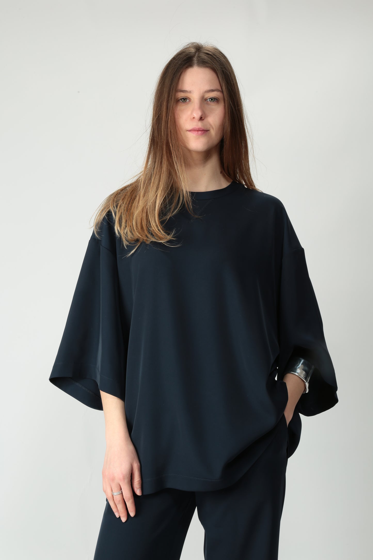 https://admin.shopify.com/store/gulieshop/products/15220318798173#:~:text=https%3A//www.gulieshop.it%20%E2%80%BA%20products%20%E2%80%BA%20the%2Dm%2Dt%2Dshirt%2Doversize%2Ddeana%2D1