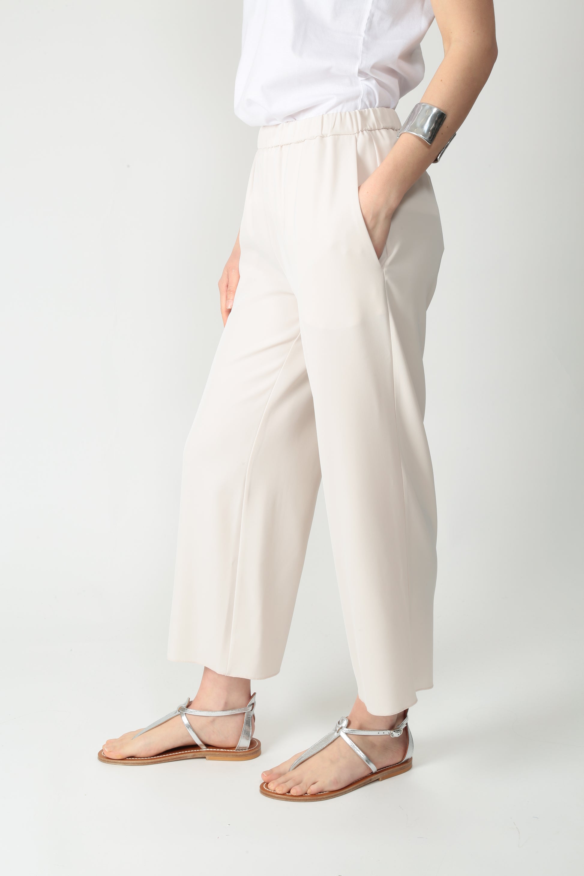 https://admin.shopify.com/store/gulieshop/products/15220318634333#:~:text=https%3A//www.gulieshop.it%20%E2%80%BA%20products%20%E2%80%BA%20the%2Dm%2Dpantalone%2Dcon%2Delastico%2Ddina%2Dv%2D1
