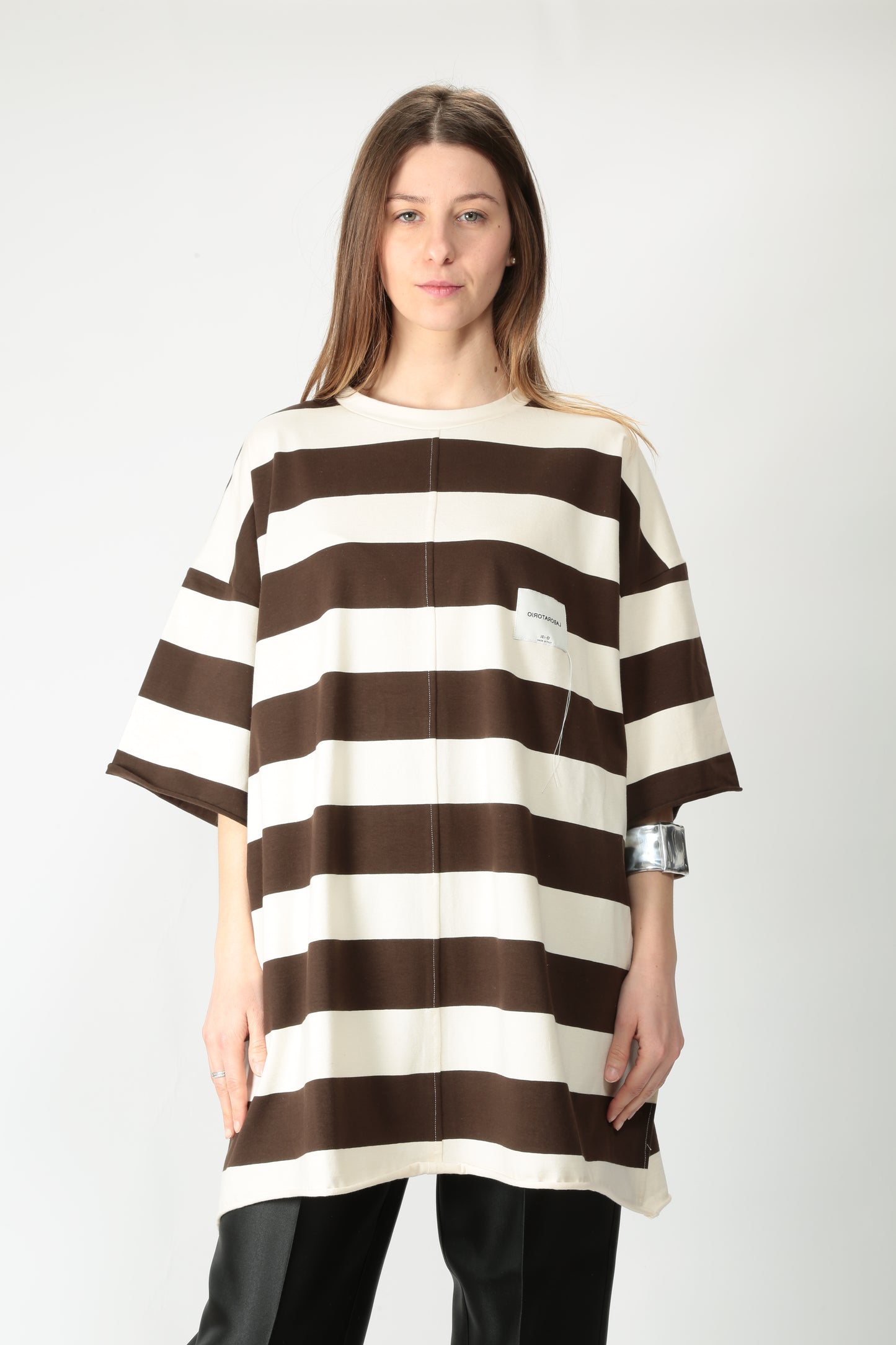 https://admin.shopify.com/store/gulieshop/products/15254083109213#:~:text=https%3A//www.gulieshop.it%20%E2%80%BA%20products%20%E2%80%BA%20jei%2Do%2Dabito%2Doversize%2Din%2Dcotone%2D4471