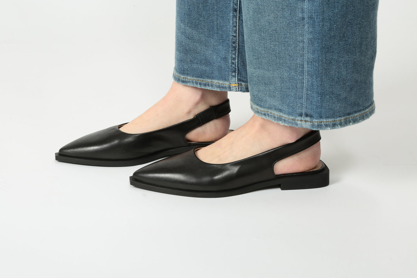 https://admin.shopify.com/store/gulieshop/products/15239525368157#:~:text=https%3A//www.gulieshop.it%20%E2%80%BA%20products%20%E2%80%BA%20copenhagen%2Dballerina%2Dslingback%2Dcph416