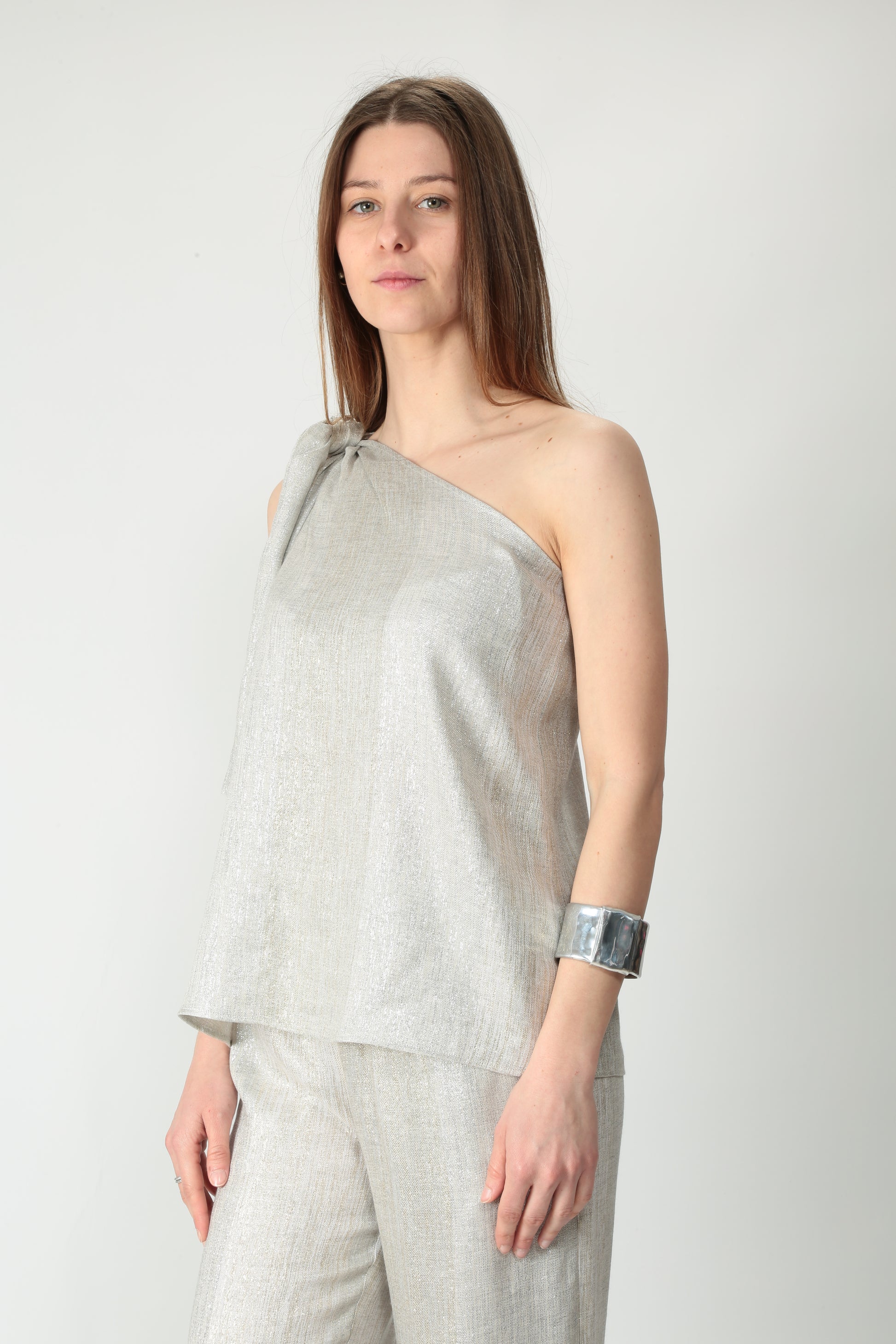 https://admin.shopify.com/store/gulieshop/products/15318339649885#:~:text=https%3A//www.gulieshop.it%20%E2%80%BA%20products%20%E2%80%BA%20diega%2Dtop%2Dmonospalla%2Dtava%2D10138
