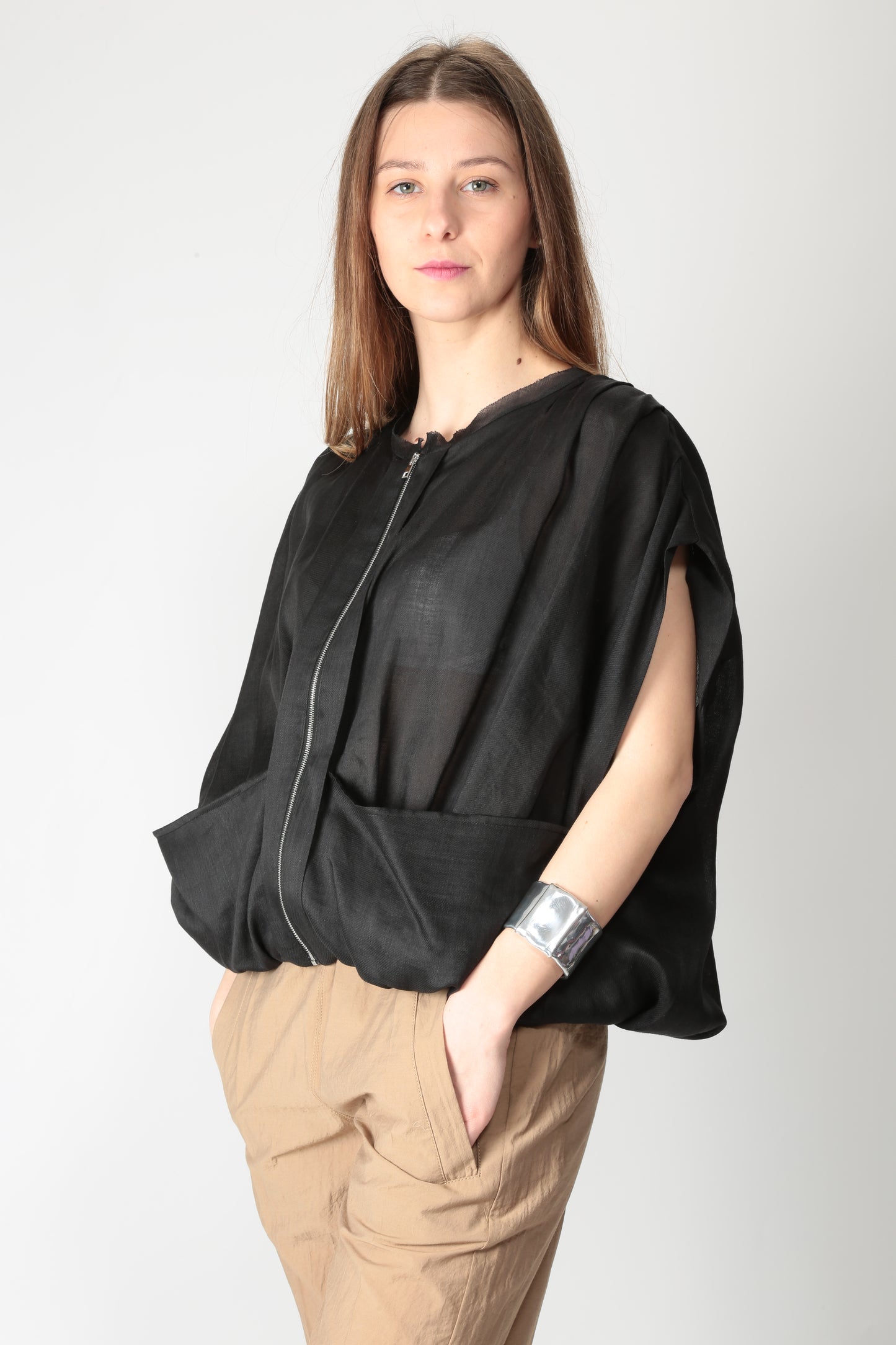 https://admin.shopify.com/store/gulieshop/products/15308812058973#:~:text=https%3A//www.gulieshop.it%20%E2%80%BA%20products%20%E2%80%BA%20tela%2Dgilet%2Din%2Dramie%2Dzimpa