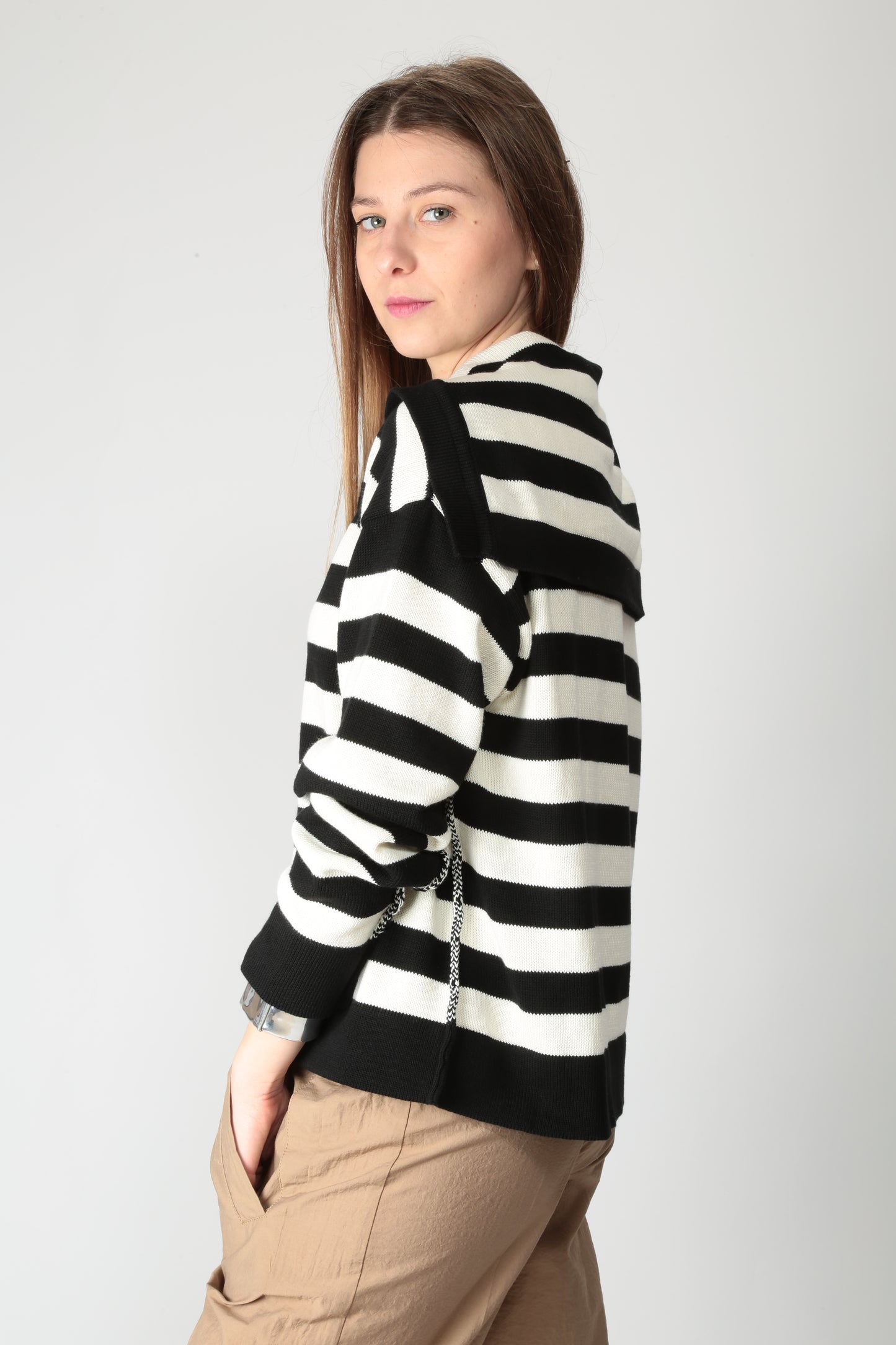 https://admin.shopify.com/store/gulieshop/products/15250588959069#:~:text=https%3A//www.gulieshop.it%20%E2%80%BA%20products%20%E2%80%BA%20r%2Dcollina%2Dmaglia%2Da%2Dpolo%2Db12004