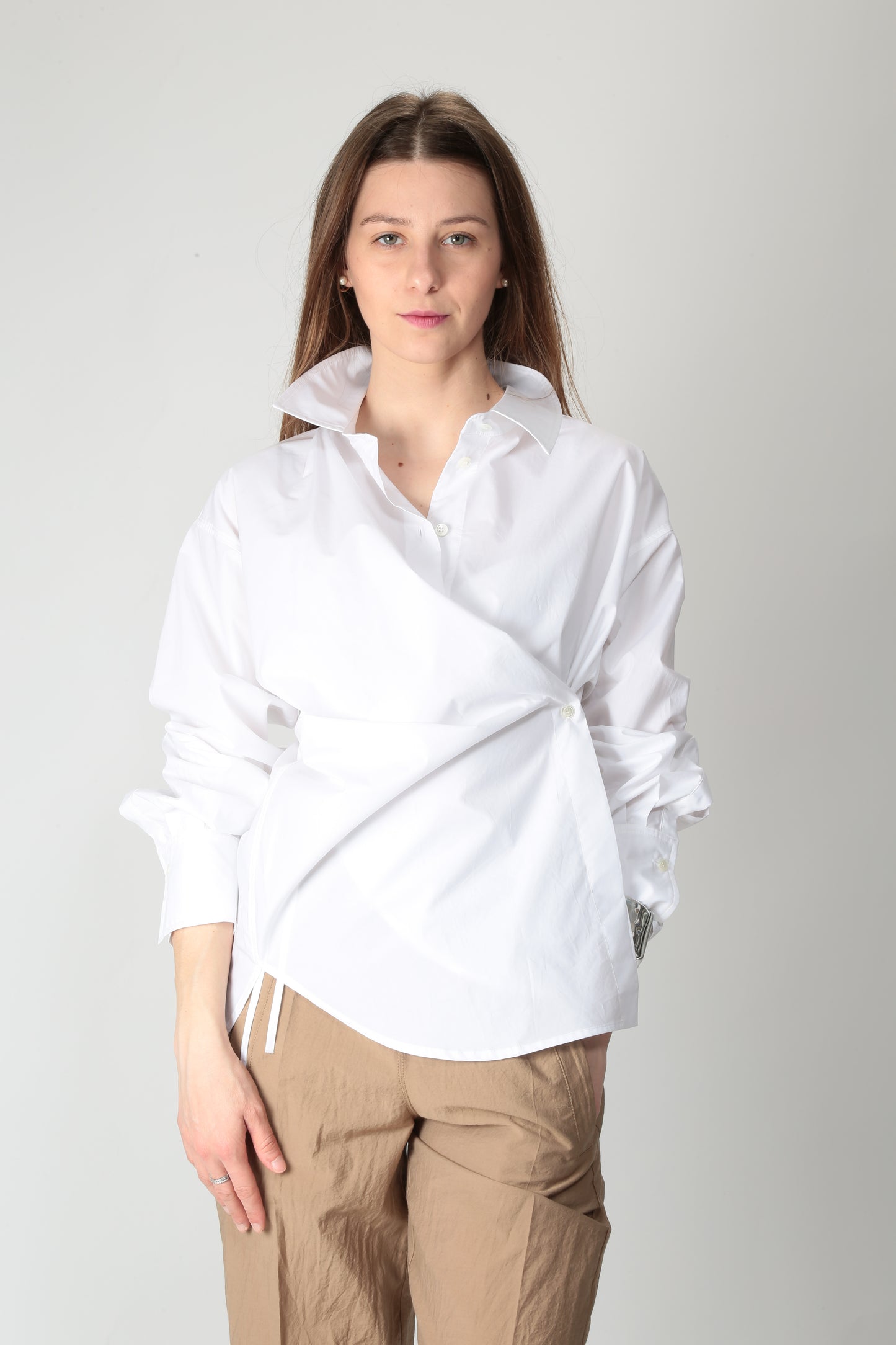 https://admin.shopify.com/store/gulieshop/products/15250588893533#:~:text=https%3A//www.gulieshop.it%20%E2%80%BA%20products%20%E2%80%BA%20r%2Dcollina%2Dcamicia%2Dasimmetrica%2Din%2Dcotone%2Db51205