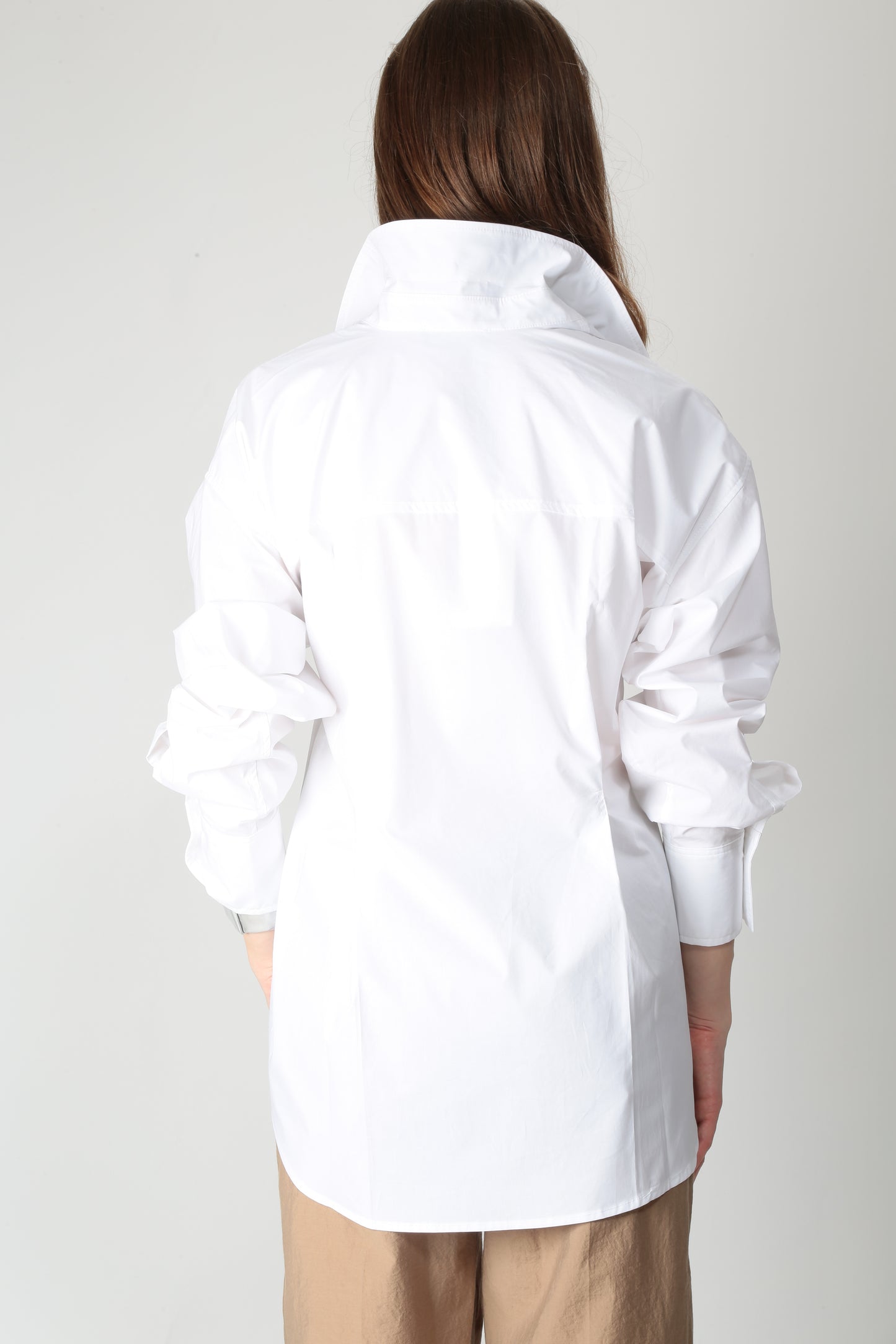 https://admin.shopify.com/store/gulieshop/products/15250588893533#:~:text=https%3A//www.gulieshop.it%20%E2%80%BA%20products%20%E2%80%BA%20r%2Dcollina%2Dcamicia%2Dasimmetrica%2Din%2Dcotone%2Db51205