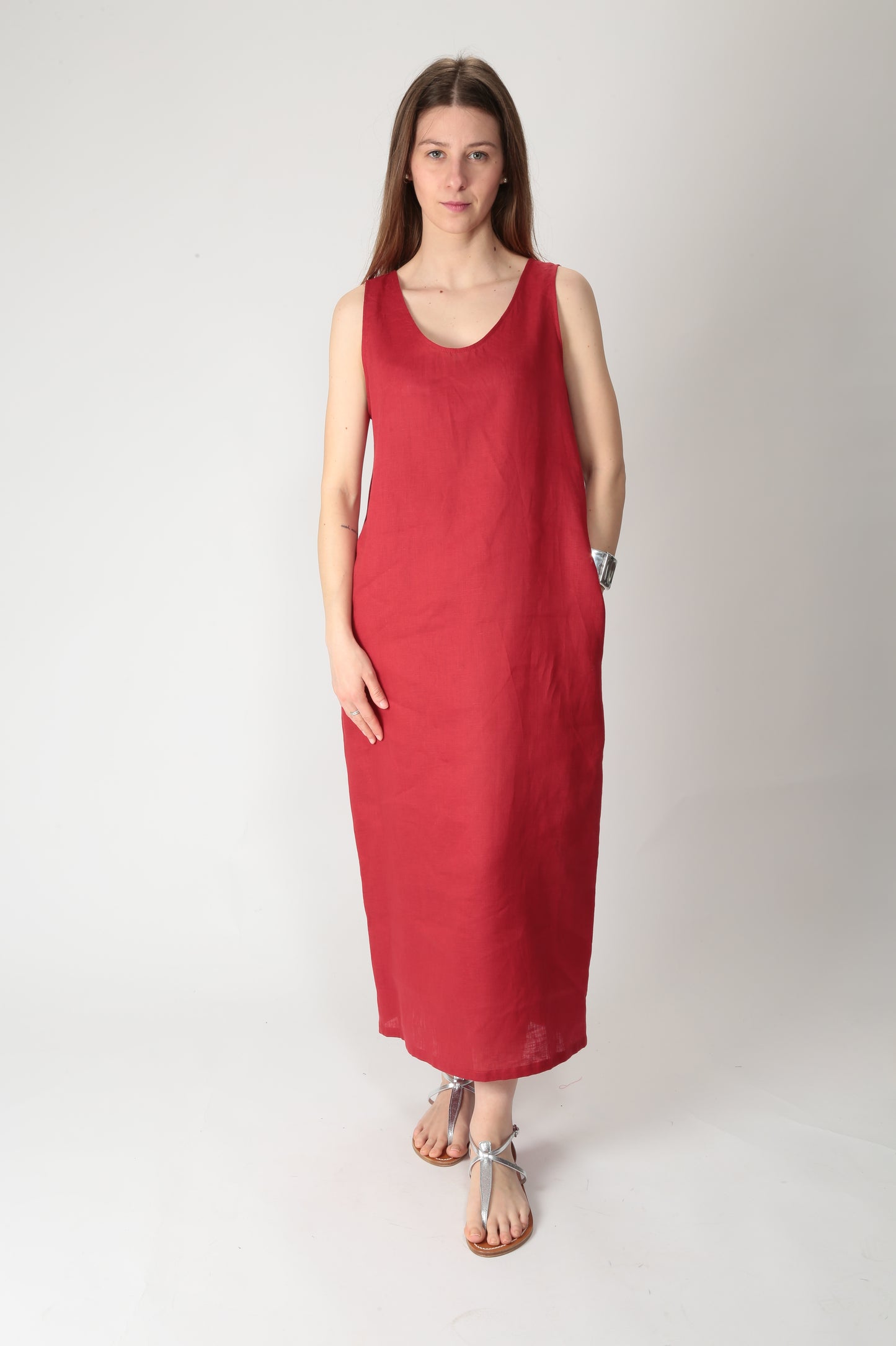 https://admin.shopify.com/store/gulieshop/products/15290035077469#:~:text=https%3A//www.gulieshop.it%20%E2%80%BA%20products%20%E2%80%BA%20l%2Dconti%2Dabito%2Dlungo%2Din%2Dlino%2Dchiara%2Dl5sl28