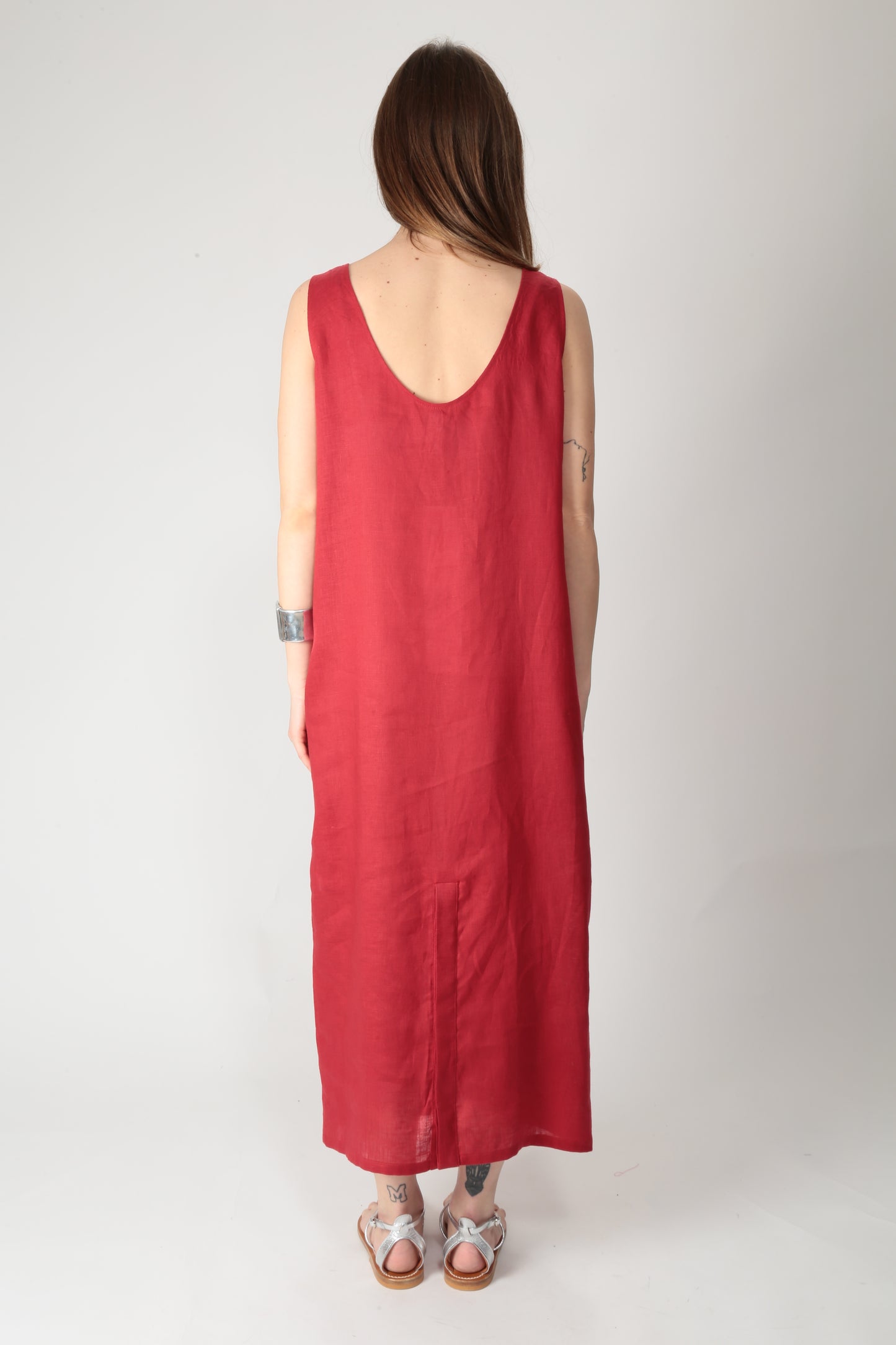 https://admin.shopify.com/store/gulieshop/products/15290035077469#:~:text=https%3A//www.gulieshop.it%20%E2%80%BA%20products%20%E2%80%BA%20l%2Dconti%2Dabito%2Dlungo%2Din%2Dlino%2Dchiara%2Dl5sl28