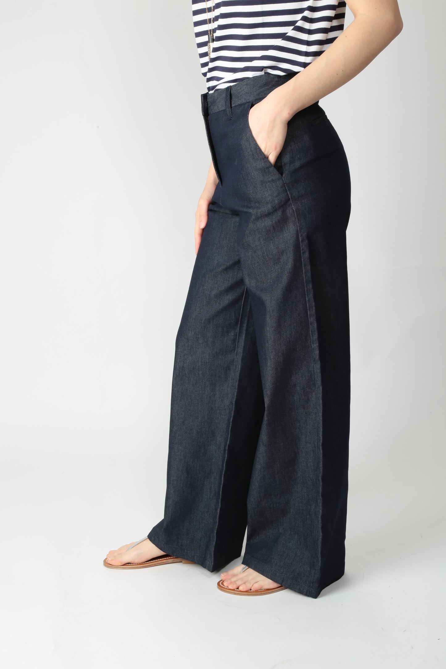 https://admin.shopify.com/store/gulieshop/products/15318340829533#:~:text=https%3A//www.gulieshop.it%20%E2%80%BA%20products%20%E2%80%BA%20maida%2Dmila%2Dpantalone%2Dampio%2D251m1403