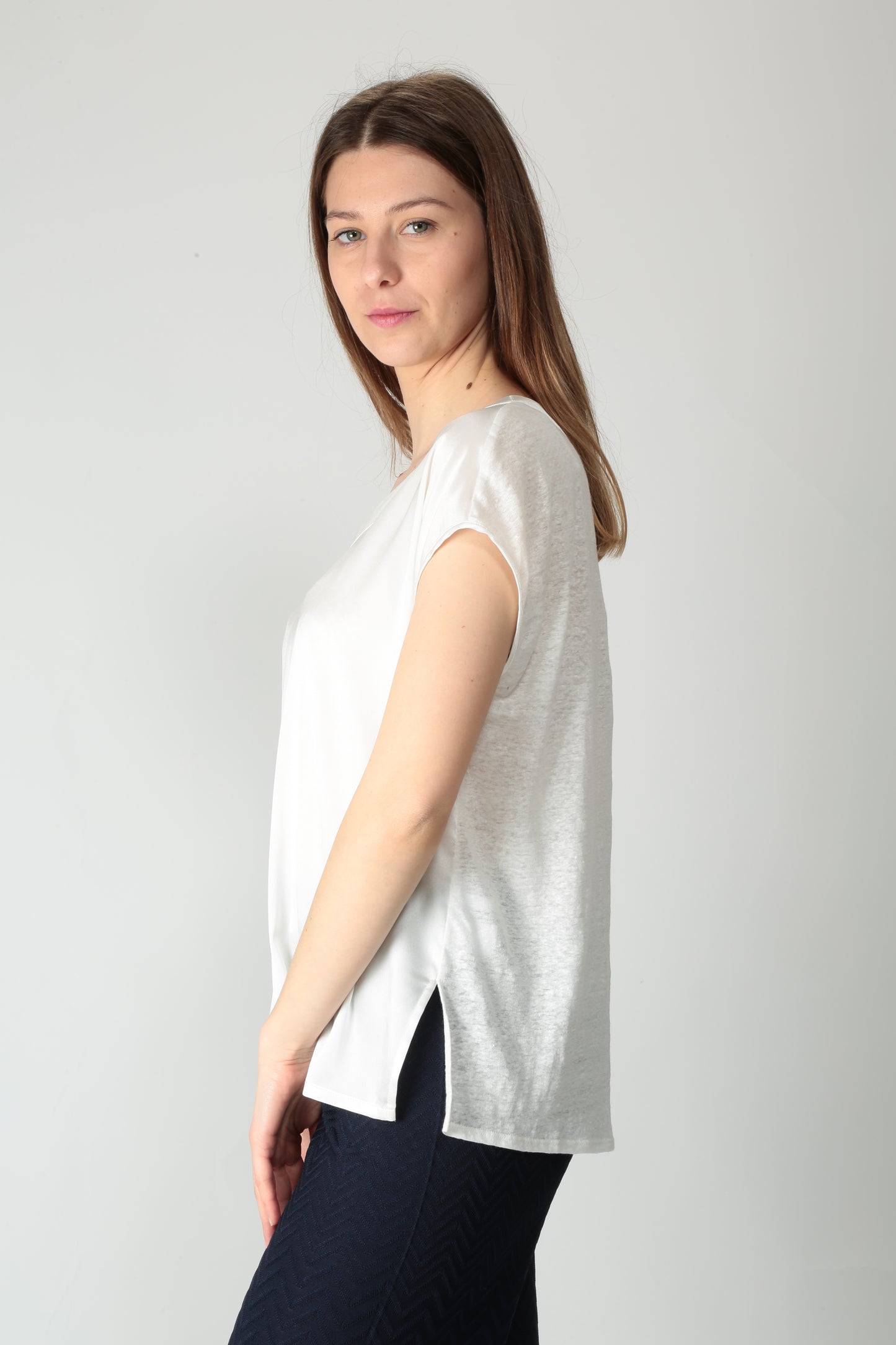 https://admin.shopify.com/store/gulieshop/products/15318316974429#:~:text=https%3A//www.gulieshop.it%20%E2%80%BA%20products%20%E2%80%BA%20maida%2Dmila%2Dmaglia%2Dcon%2Dricamo%2D251m1062