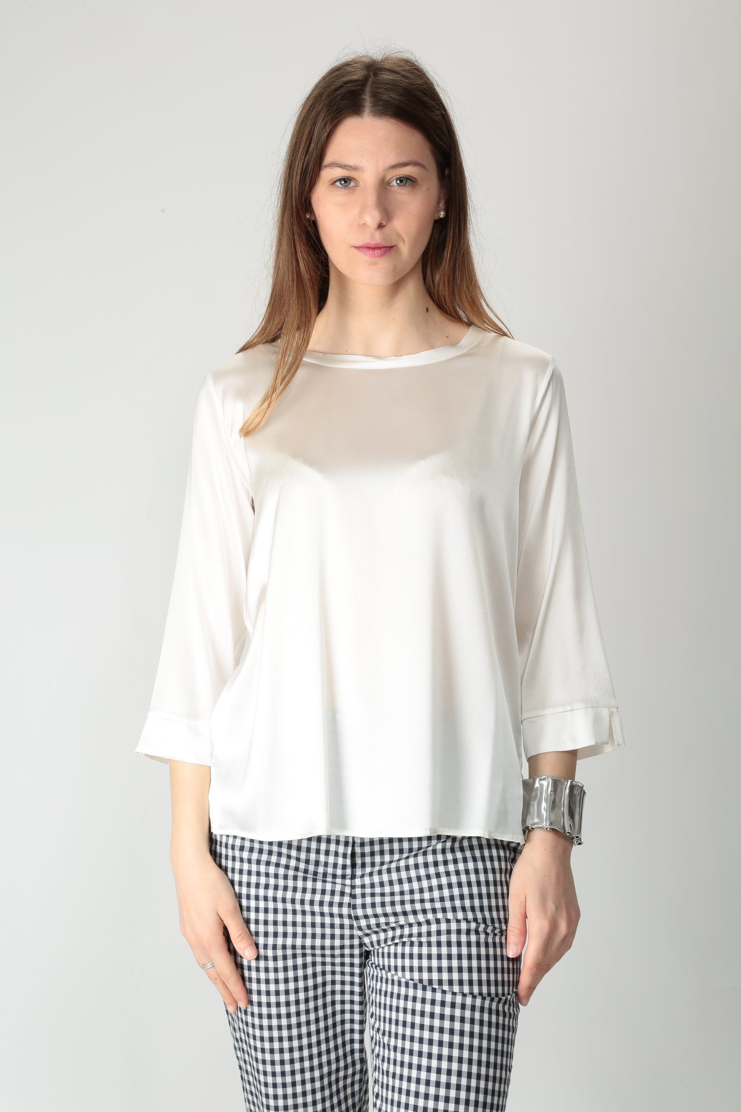 https://admin.shopify.com/store/gulieshop/products/15318317072733#:~:text=https%3A//www.gulieshop.it%20%E2%80%BA%20products%20%E2%80%BA%20maida%2Dmila%2Dt%2Dshirt%2Dmanica%2D3%2D4%2D251m1066