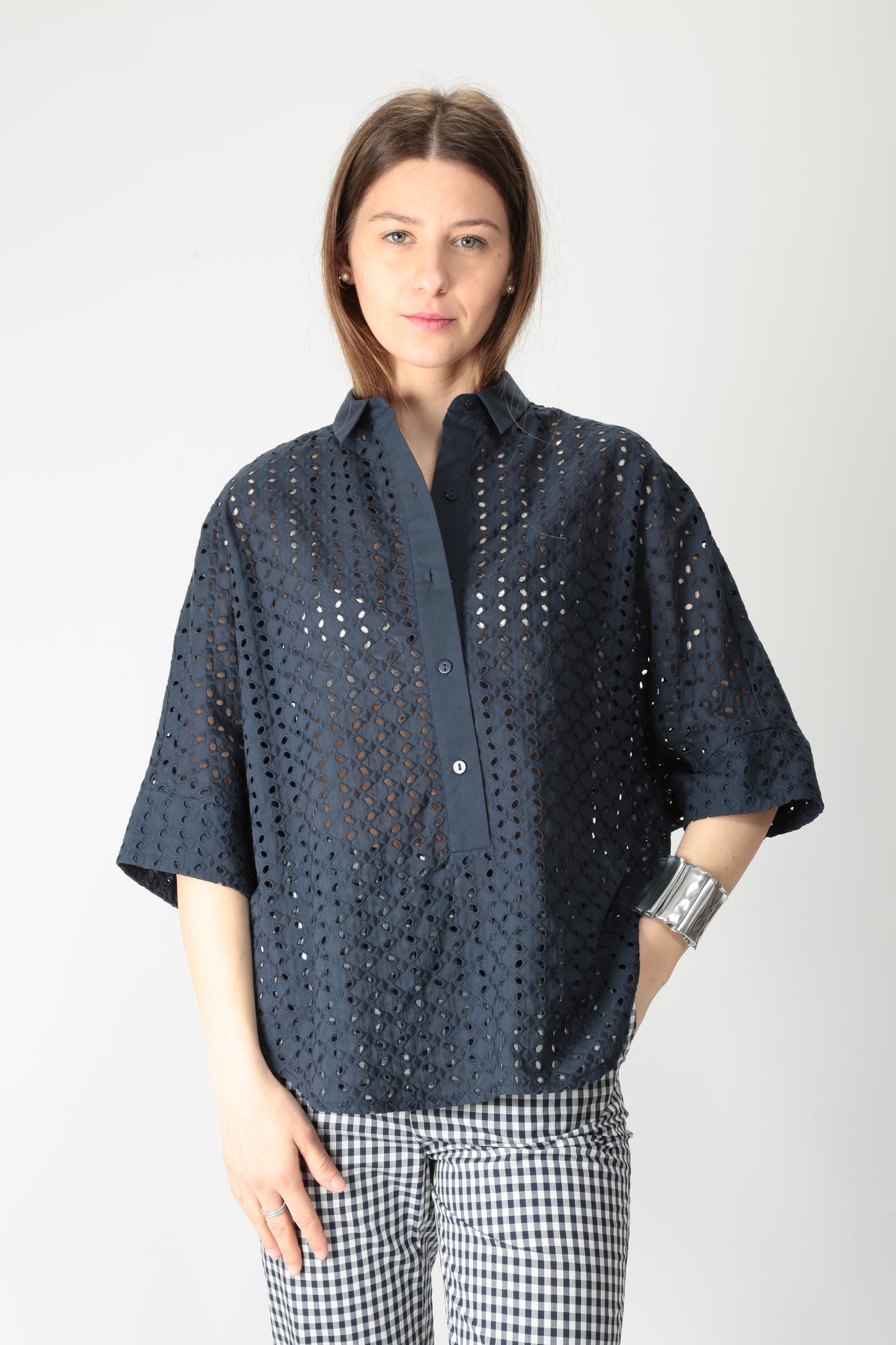 https://admin.shopify.com/store/gulieshop/products/15318316712285#:~:text=https%3A//www.gulieshop.it%20%E2%80%BA%20products%20%E2%80%BA%20maida%2Dmila%2Dcamicia%2Din%2Dsangallo%2D251m1241%2D1