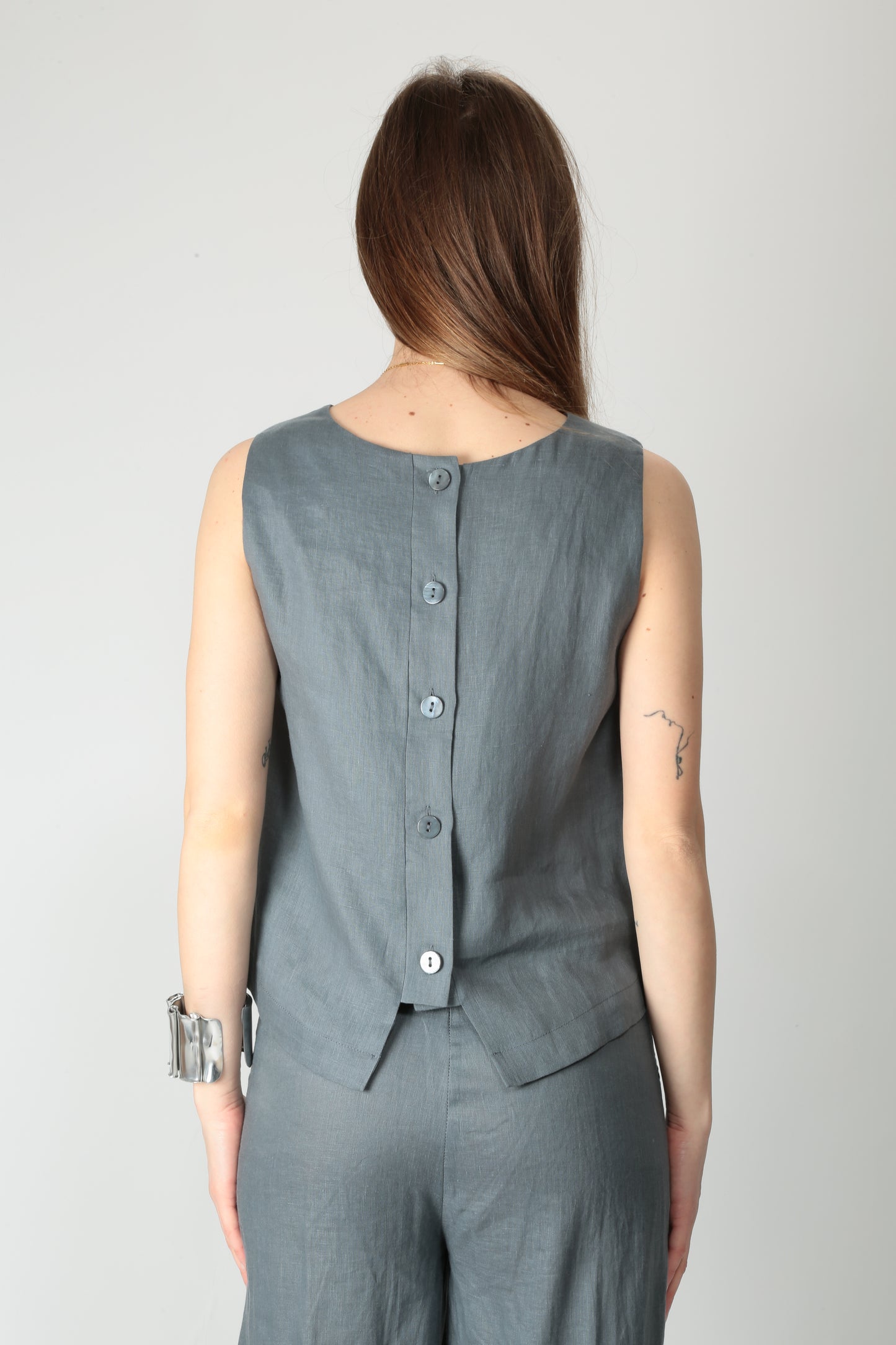 https://admin.shopify.com/store/gulieshop/products/15318341157213#:~:text=https%3A//www.gulieshop.it%20%E2%80%BA%20products%20%E2%80%BA%20maida%2Dmila%2Dtop%2Dcanotta%2Din%2Dlino%2D251m1319