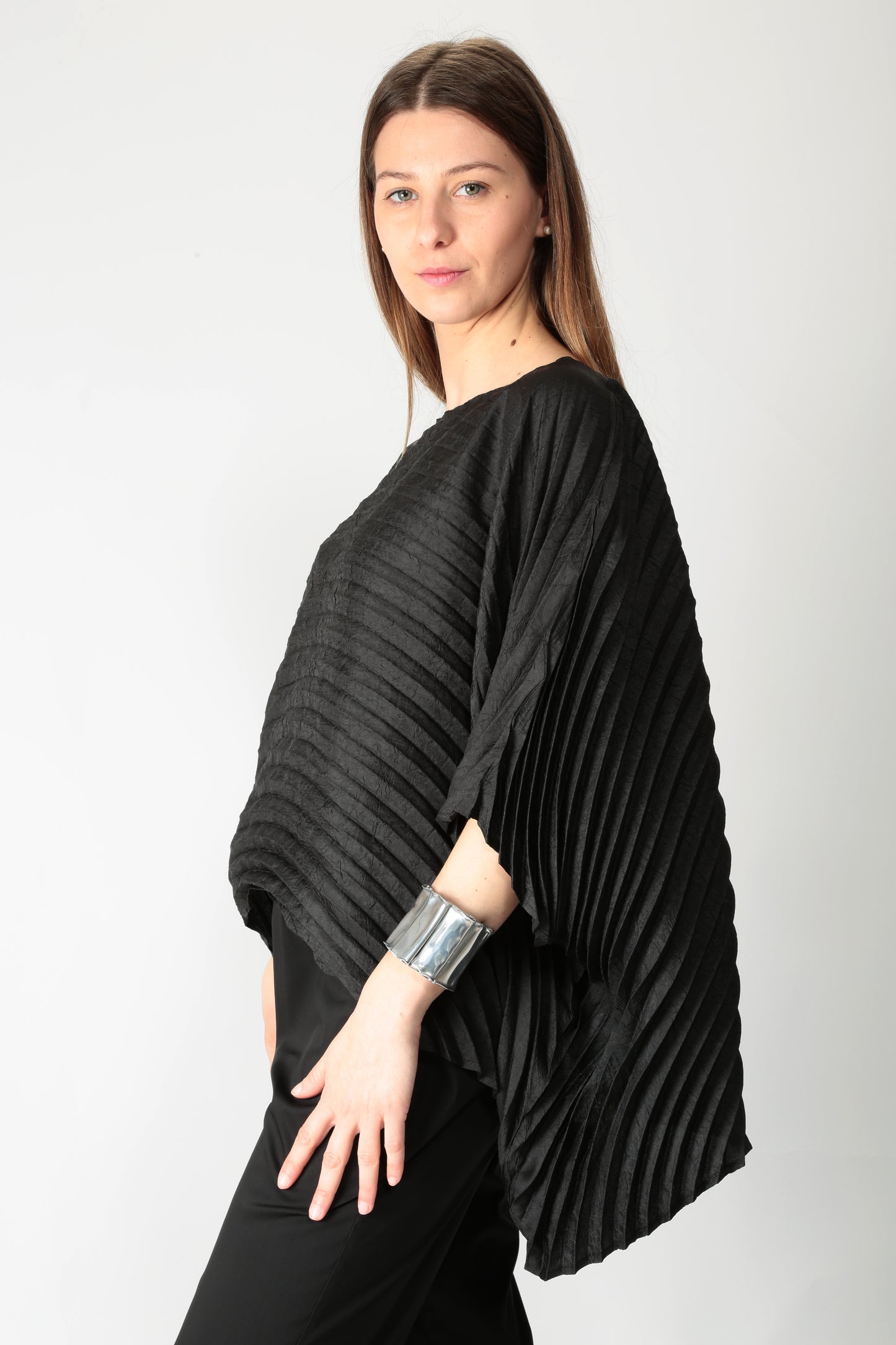 https://admin.shopify.com/store/gulieshop/products/15318316384605#:~:text=https%3A//www.gulieshop.it%20%E2%80%BA%20products%20%E2%80%BA%20meimeij%2Dtop%2Dampio%2Deffeto%2Dstropicciato%2Dm5edd0