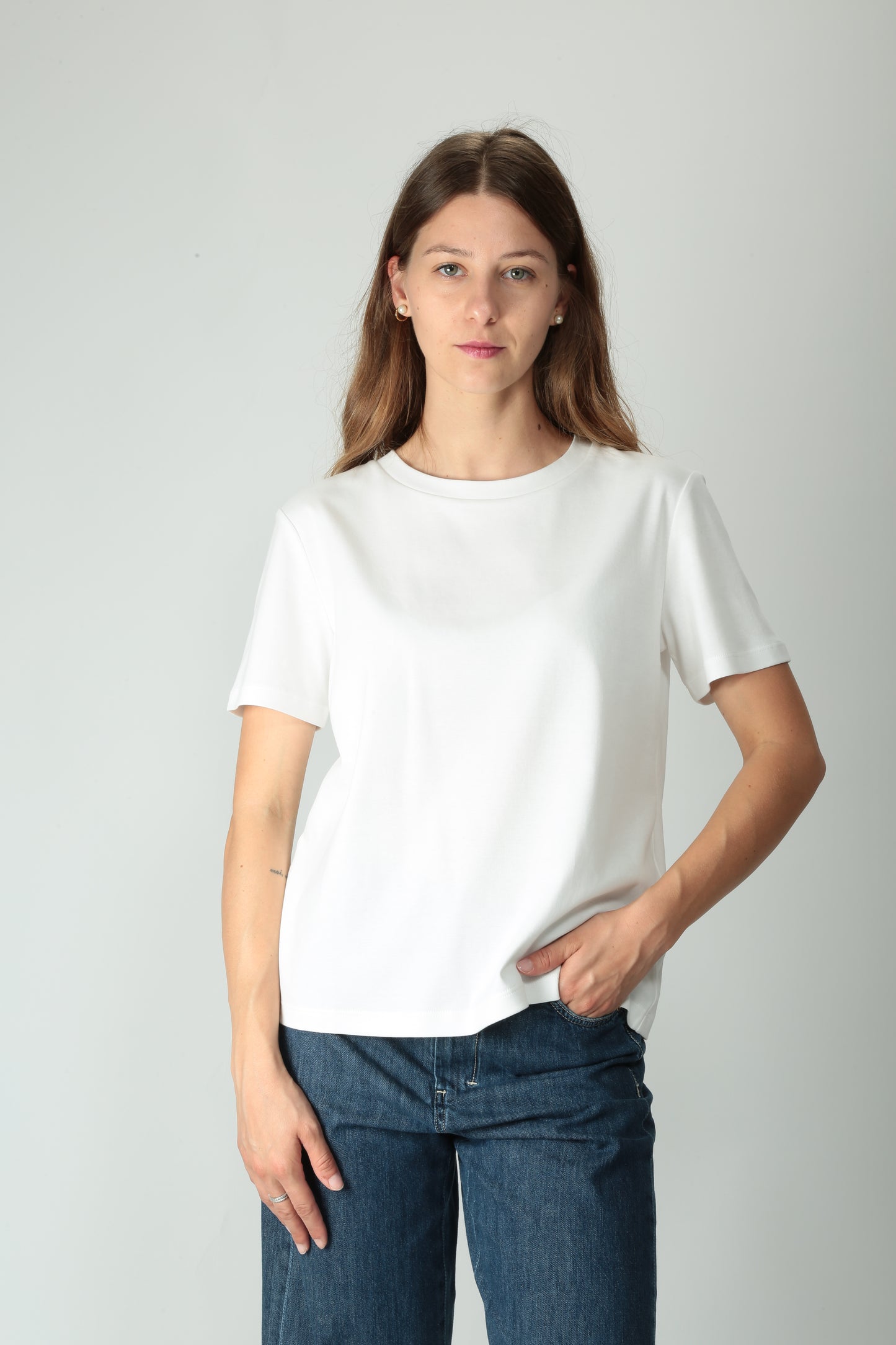 https://admin.shopify.com/store/gulieshop/products/15526145491293#:~:text=https%3A//www.gulieshop.it%20%E2%80%BA%20products%20%E2%80%BA%20s%2Dmaxmara%2Dt%2Dshirt%2Din%2Dcotone%2Dgemma