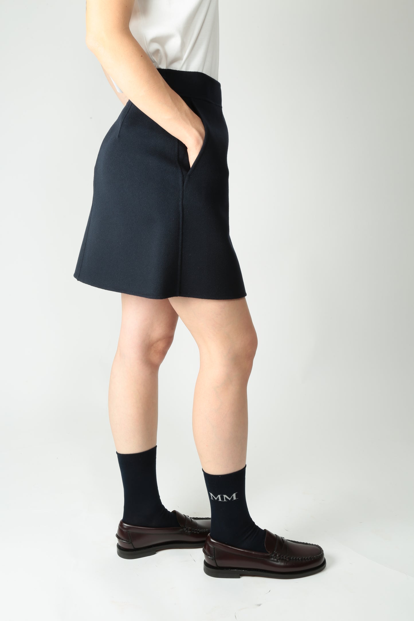 https://admin.shopify.com/store/gulieshop/products/15526146048349#:~:text=https%3A//www.gulieshop.it%20%E2%80%BA%20products%20%E2%80%BA%20s%2Dmaxmara%2Dgonna%2Dcorta%2Din%2Dlana%2Daida