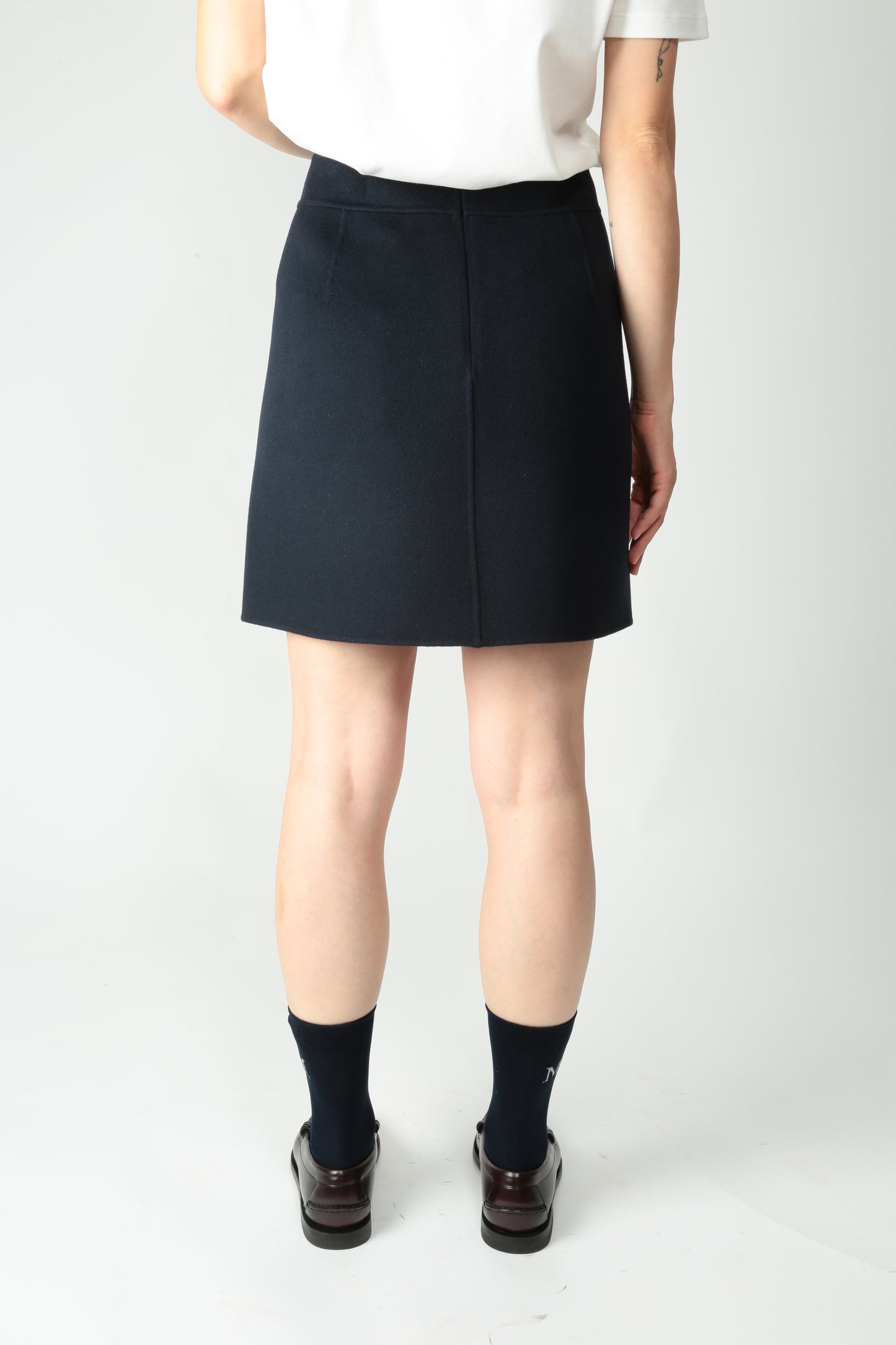 https://admin.shopify.com/store/gulieshop/products/15526146048349#:~:text=https%3A//www.gulieshop.it%20%E2%80%BA%20products%20%E2%80%BA%20s%2Dmaxmara%2Dgonna%2Dcorta%2Din%2Dlana%2Daida