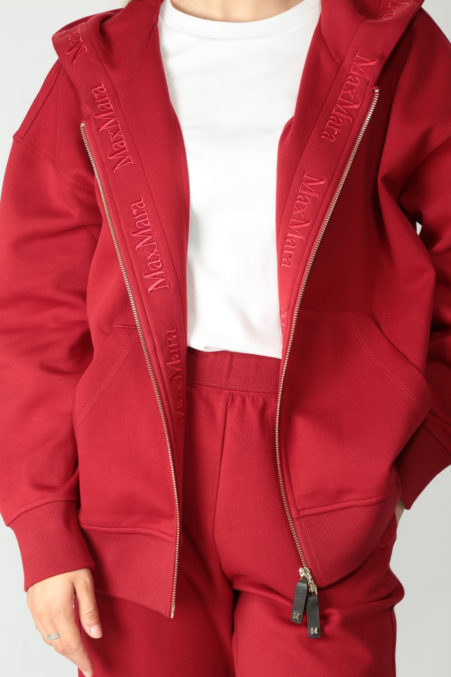 https://admin.shopify.com/store/gulieshop/products/15526145720669#:~:text=https%3A//www.gulieshop.it%20%E2%80%BA%20products%20%E2%80%BA%20s%2Dmaxmara%2Dfelpa%2Doversize%2Dcon%2Dcappuccio%2Dsiena