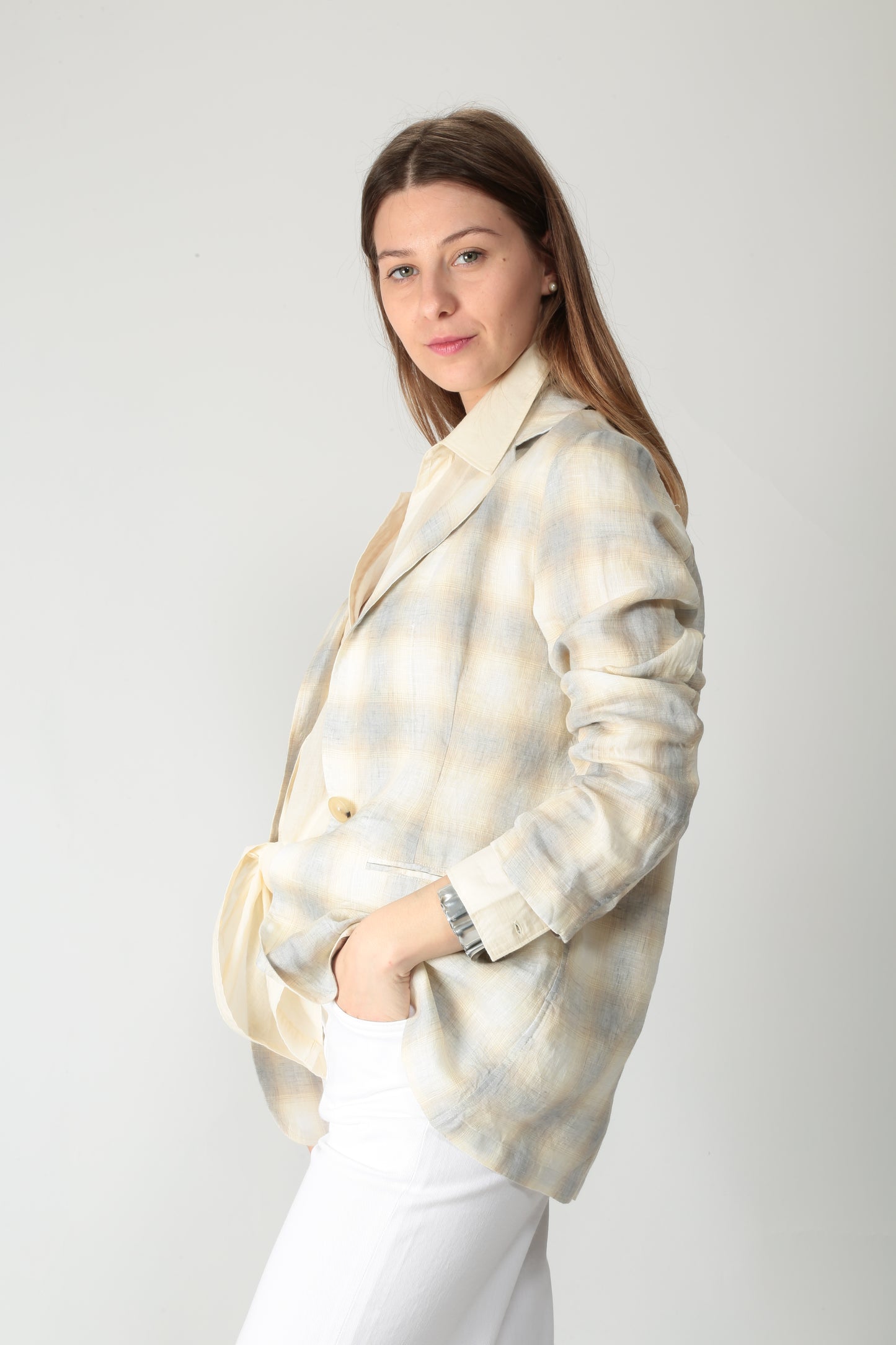 https://admin.shopify.com/store/gulieshop/products/15318342402397#:~:text=https%3A//www.gulieshop.it%20%E2%80%BA%20products%20%E2%80%BA%20diega%2Dgiacca%2Din%2Dlino%2Dvikelo%2D10027%2Dveste