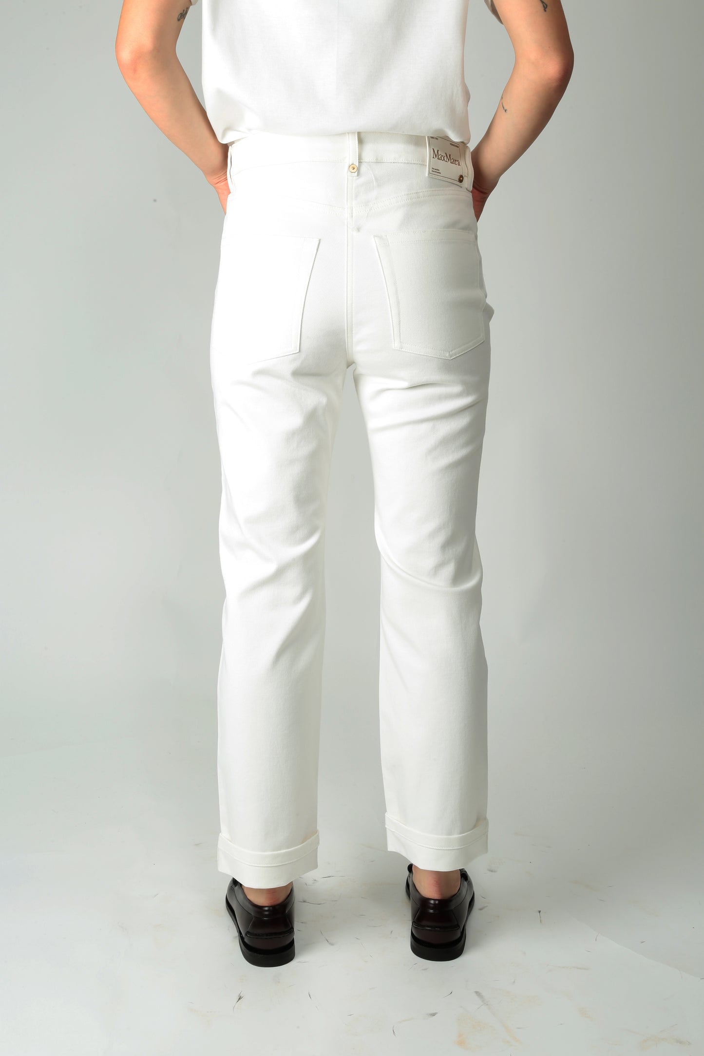 https://admin.shopify.com/store/gulieshop/products/15526145360221#:~:text=https%3A//www.gulieshop.it%20%E2%80%BA%20products%20%E2%80%BA%20s%2Dmaxmara%2Djeans%2Dgamba%2Ddritta%2Datalia