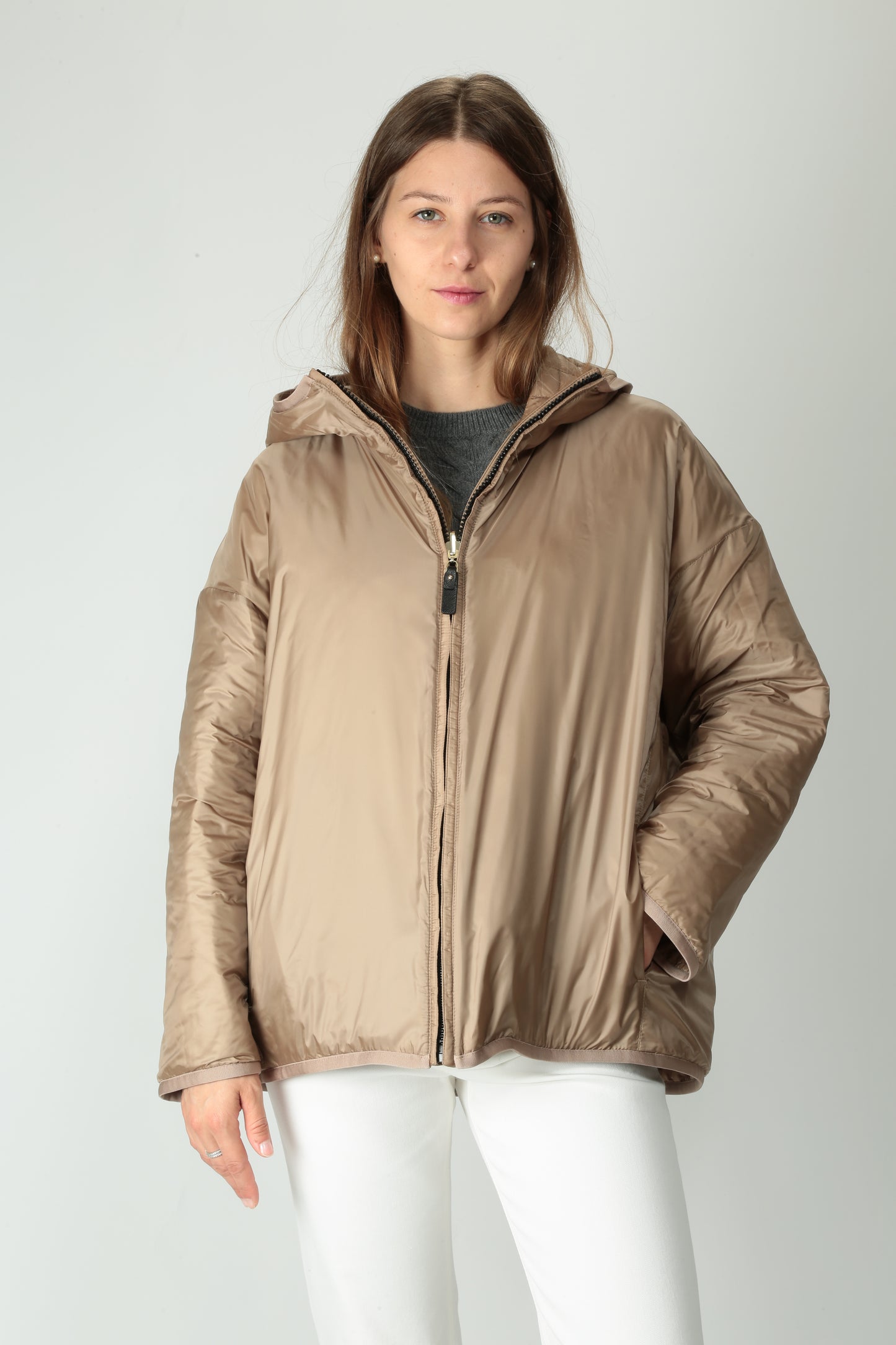 https://admin.shopify.com/store/gulieshop/products/15577928237405#:~:text=https%3A//www.gulieshop.it%20%E2%80%BA%20products%20%E2%80%BA%20maxmara%2Dthe%2Dcube%2Dgiacca%2Dimpermeabile%2Dreversibile%2Dleo