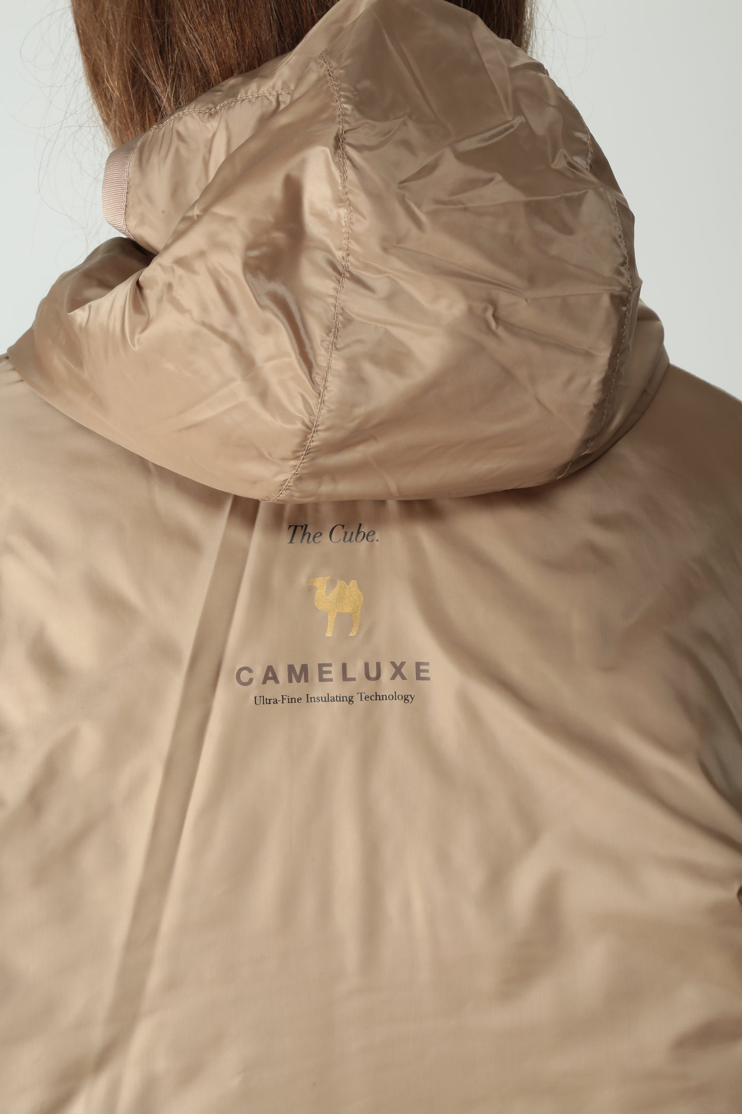 https://admin.shopify.com/store/gulieshop/products/15577928237405#:~:text=https%3A//www.gulieshop.it%20%E2%80%BA%20products%20%E2%80%BA%20maxmara%2Dthe%2Dcube%2Dgiacca%2Dimpermeabile%2Dreversibile%2Dleo