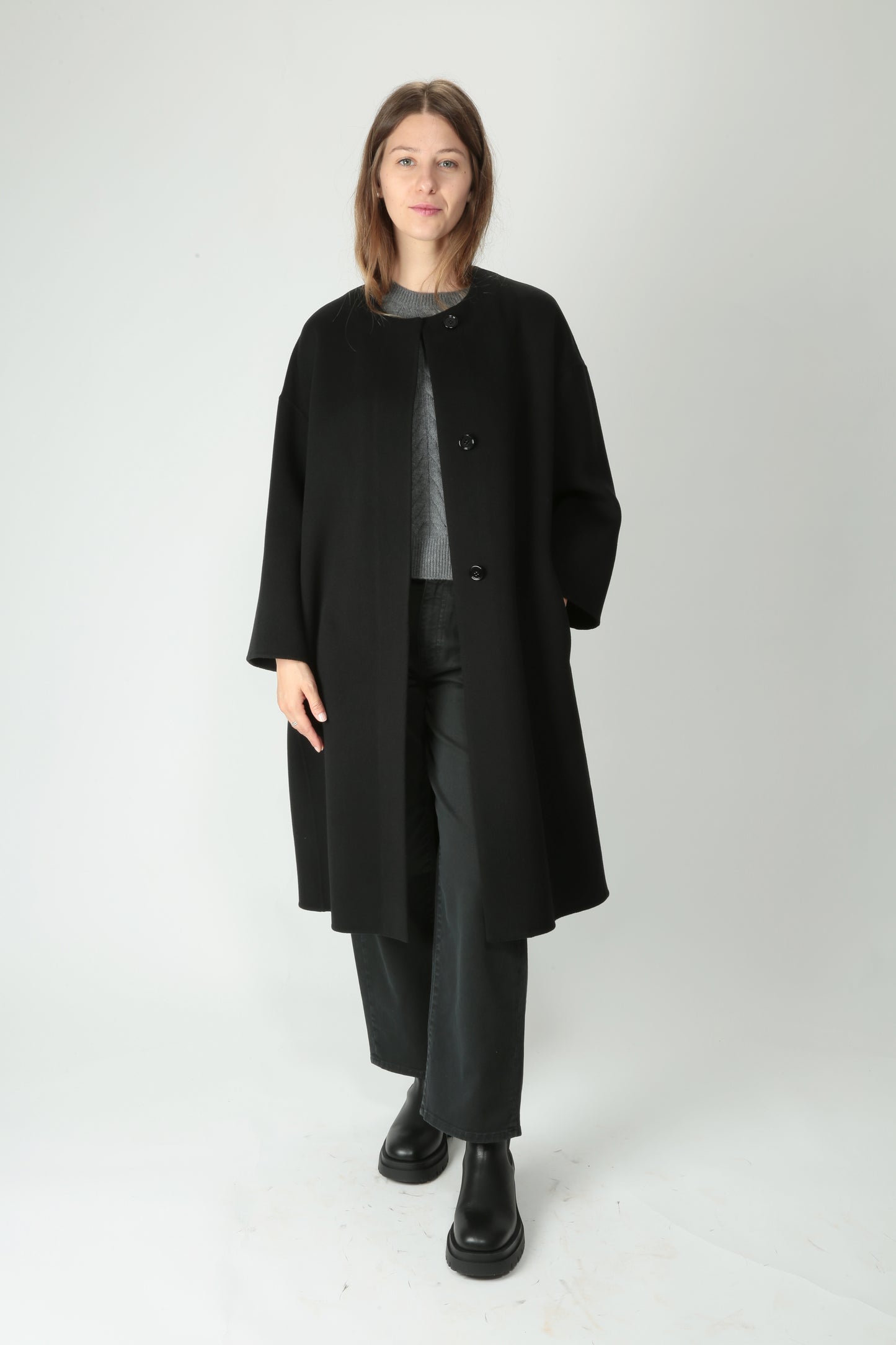 https://admin.shopify.com/store/gulieshop/products/15526145655133#:~:text=https%3A//www.gulieshop.it%20%E2%80%BA%20products%20%E2%80%BA%20s%2Dmaxmara%2Dcappotto%2Din%2Dpura%2Dlana%2Dhelene
