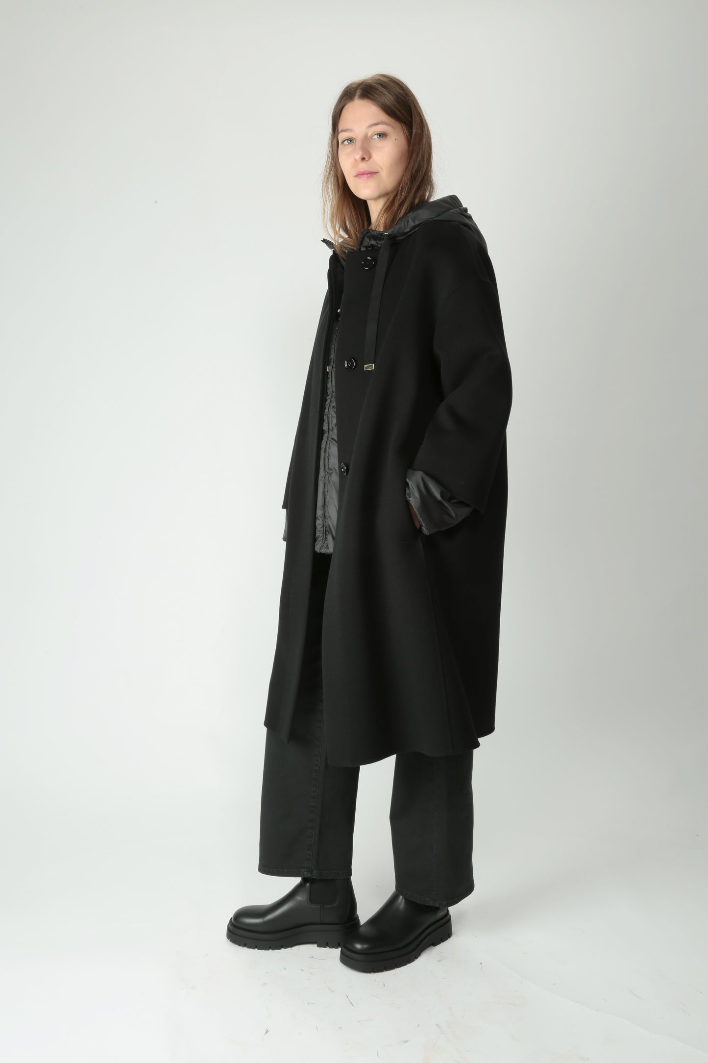 https://admin.shopify.com/store/gulieshop/products/15526145655133#:~:text=https%3A//www.gulieshop.it%20%E2%80%BA%20products%20%E2%80%BA%20s%2Dmaxmara%2Dcappotto%2Din%2Dpura%2Dlana%2Dhelene
