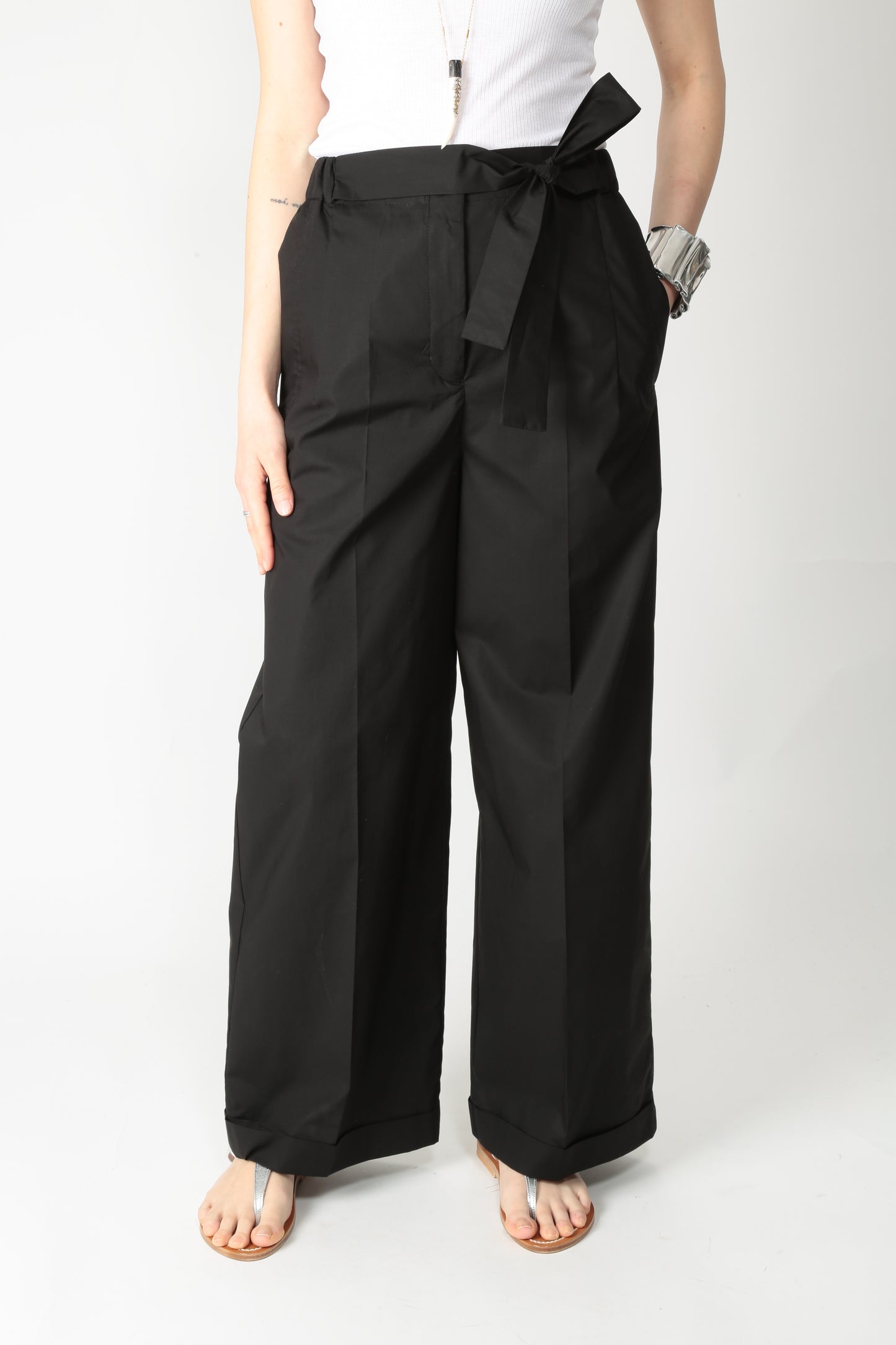 https://admin.shopify.com/store/gulieshop/products/15318341779805#:~:text=https%3A//www.gulieshop.it%20%E2%80%BA%20products%20%E2%80%BA%20solotre%2Dpantalone%2Dampio%2Dcon%2Dcintura%2Dm1d0209