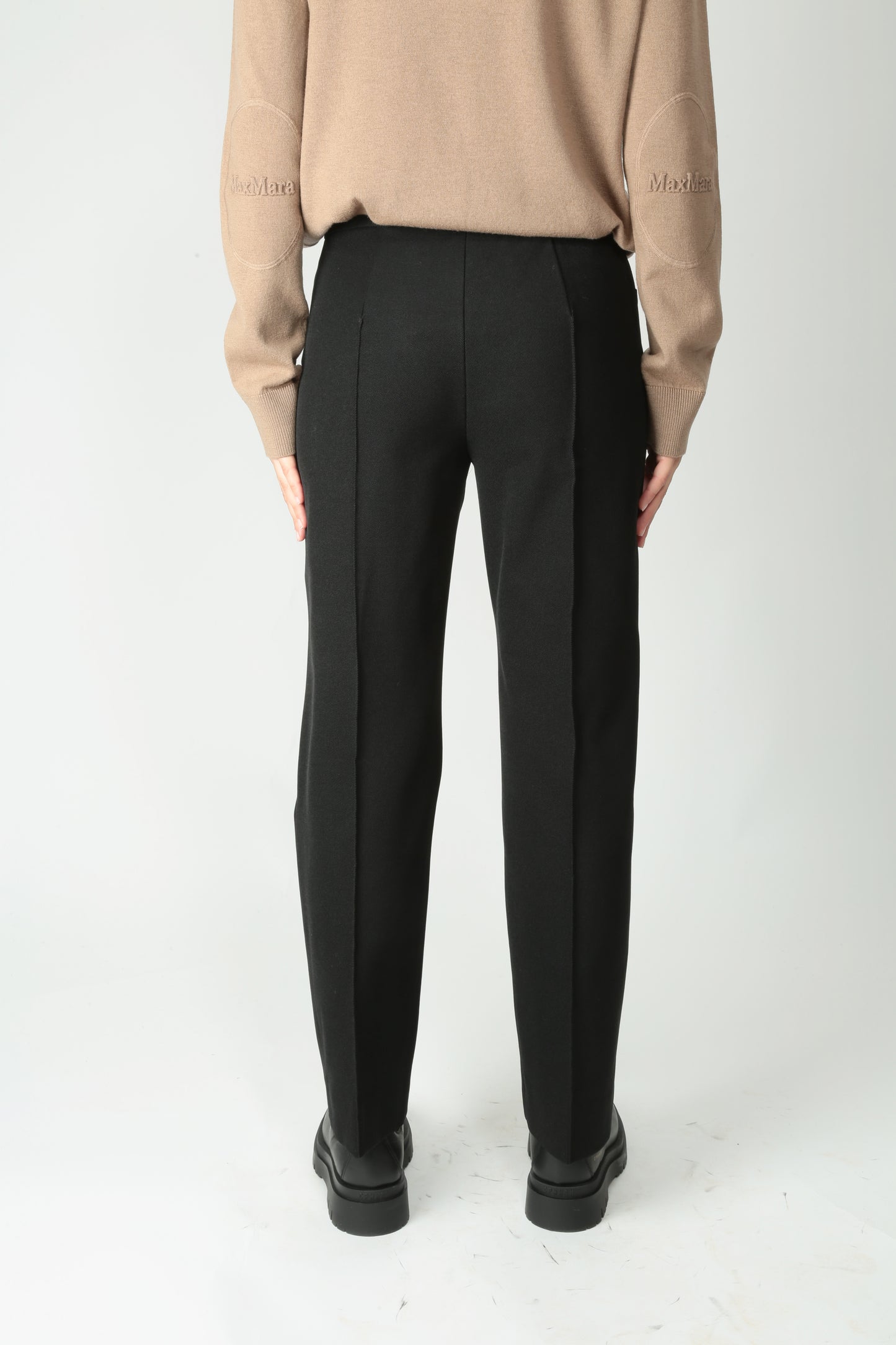 https://admin.shopify.com/store/gulieshop/products/15526145392989#:~:text=https%3A//www.gulieshop.it%20%E2%80%BA%20products%20%E2%80%BA%20s%2Dmaxmara%2Dpantalone%2Dgamba%2Ddritta%2Dzaffiro