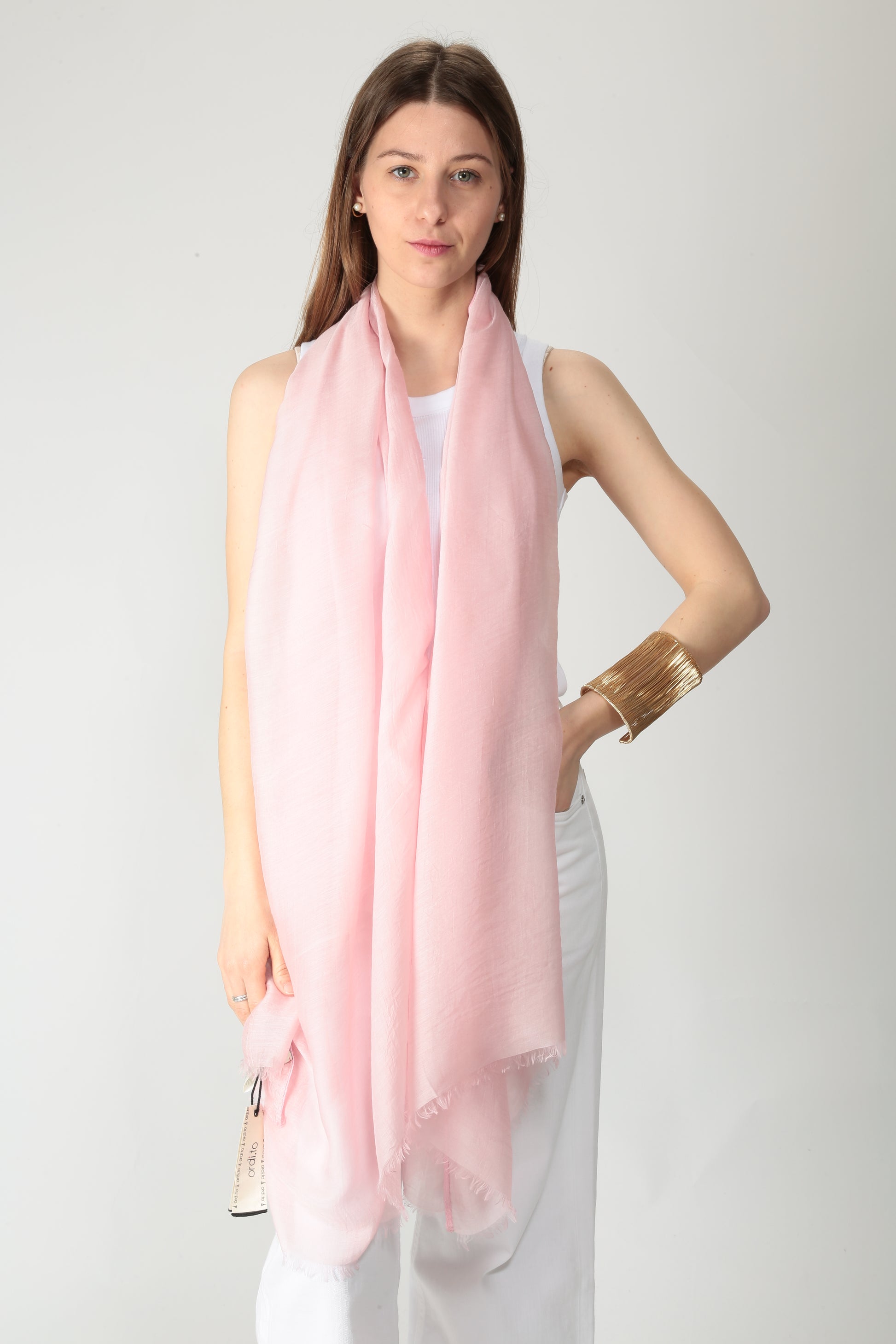 https://admin.shopify.com/store/gulieshop/products/15359827214685#:~:text=https%3A//www.gulieshop.it%20%E2%80%BA%20products%20%E2%80%BA%20ordito%2Dsciarpa%2Dmisto%2Dseta%2Dwave