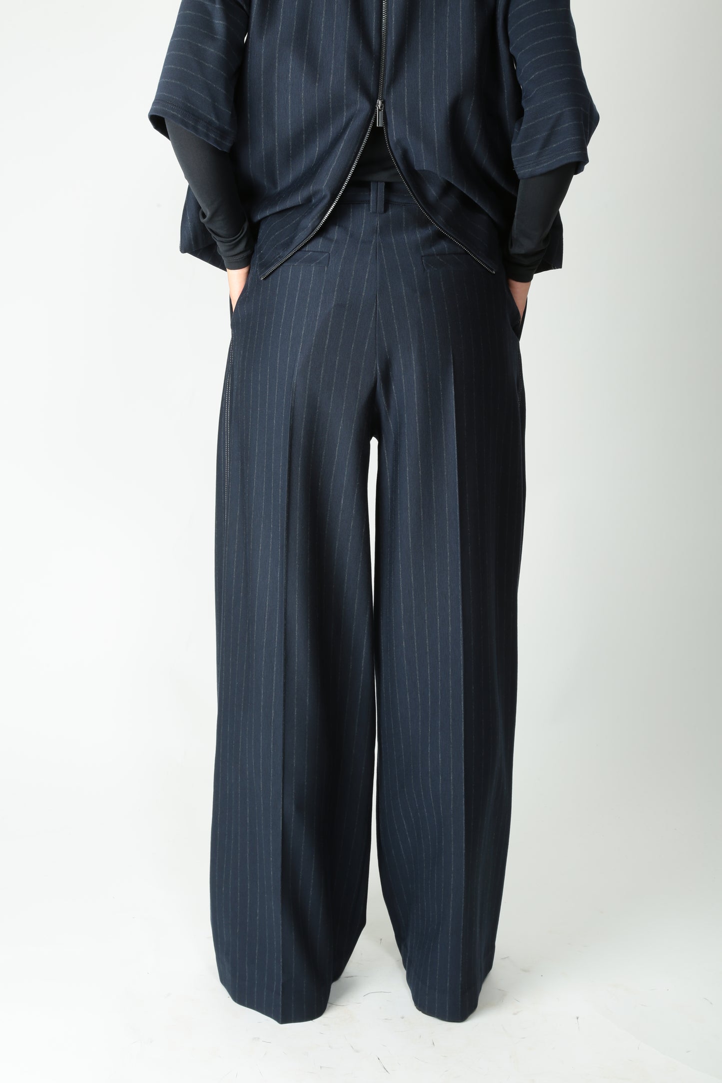 https://admin.shopify.com/store/gulieshop/products/15526134088029#:~:text=https%3A//www.gulieshop.it%20%E2%80%BA%20products%20%E2%80%BA%20maxmara%2Dmm%2Dpantalone%2Din%2Dmisto%2Dviscosa%2Dgela