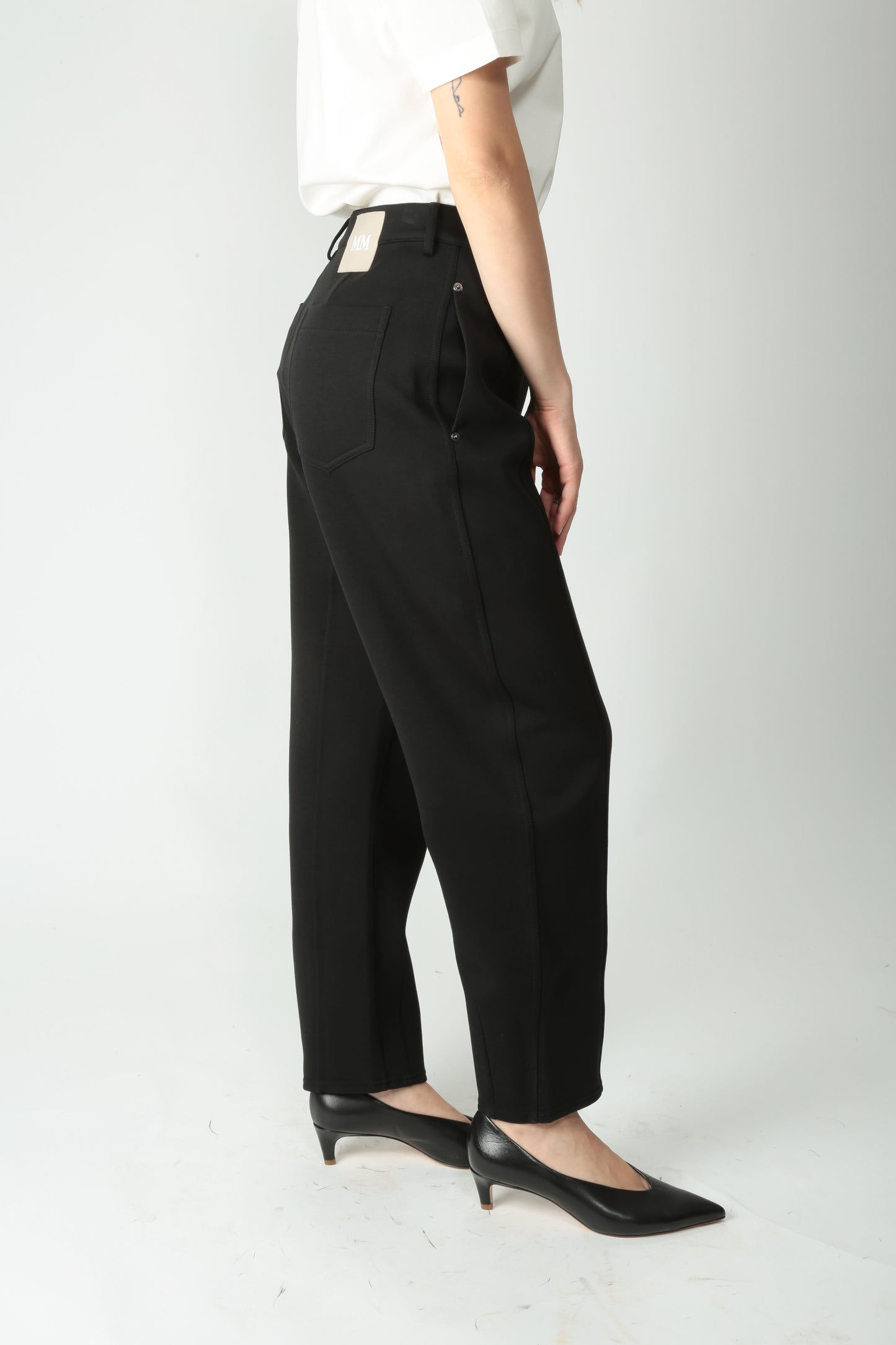 https://admin.shopify.com/store/gulieshop/products/15526133399901#:~:text=https%3A//www.gulieshop.it%20%E2%80%BA%20products%20%E2%80%BA%20maxmara%2Dmm%2Dpantalone%2Din%2Djersey%2Dpulvino