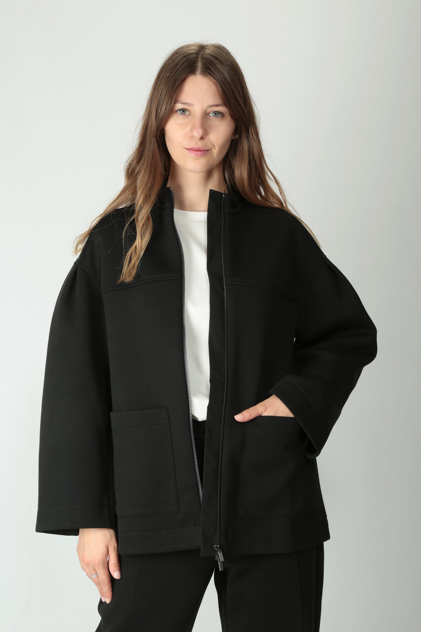 https://admin.shopify.com/store/gulieshop/products/15526133367133#:~:text=https%3A//www.gulieshop.it%20%E2%80%BA%20products%20%E2%80%BA%20maxmara%2Dmm%2Dgiacca%2Din%2Dfelpa%2Dcadice