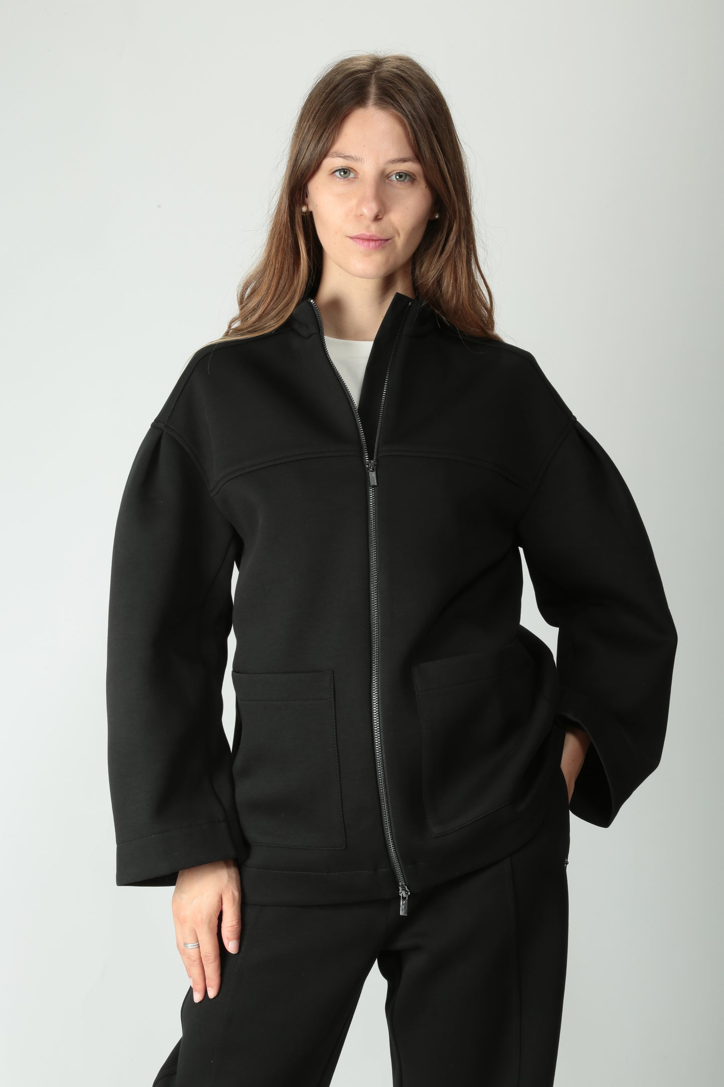 https://admin.shopify.com/store/gulieshop/products/15526133367133#:~:text=https%3A//www.gulieshop.it%20%E2%80%BA%20products%20%E2%80%BA%20maxmara%2Dmm%2Dgiacca%2Din%2Dfelpa%2Dcadice
