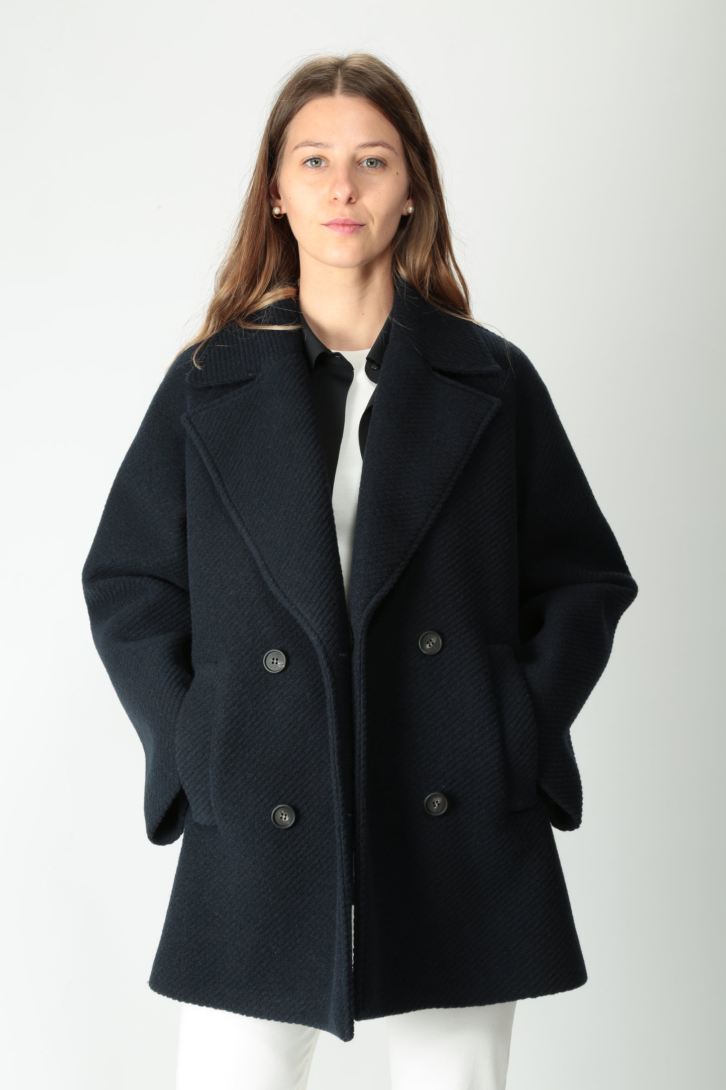https://admin.shopify.com/store/gulieshop/products/15526134153565#:~:text=https%3A//www.gulieshop.it%20%E2%80%BA%20products%20%E2%80%BA%20maxmara%2Dmm%2Dcappotto%2Dcorto%2Dobliqua