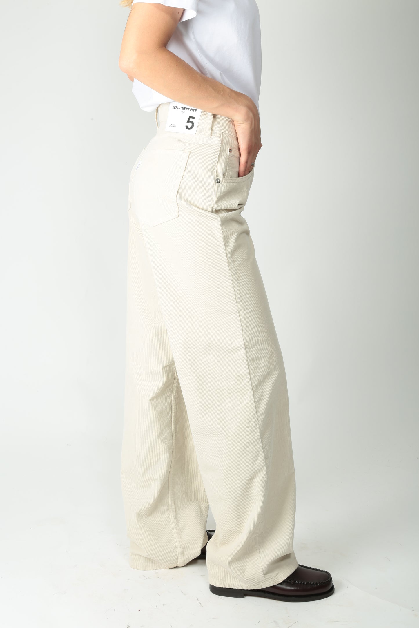 https://admin.shopify.com/store/gulieshop/products/15505929437533#:~:text=https%3A//www.gulieshop.it%20%E2%80%BA%20products%20%E2%80%BA%20department%2D5%2Dpantaloni%2Din%2Dvelluto%2Dpop%2Ddp55251d1ts0023002