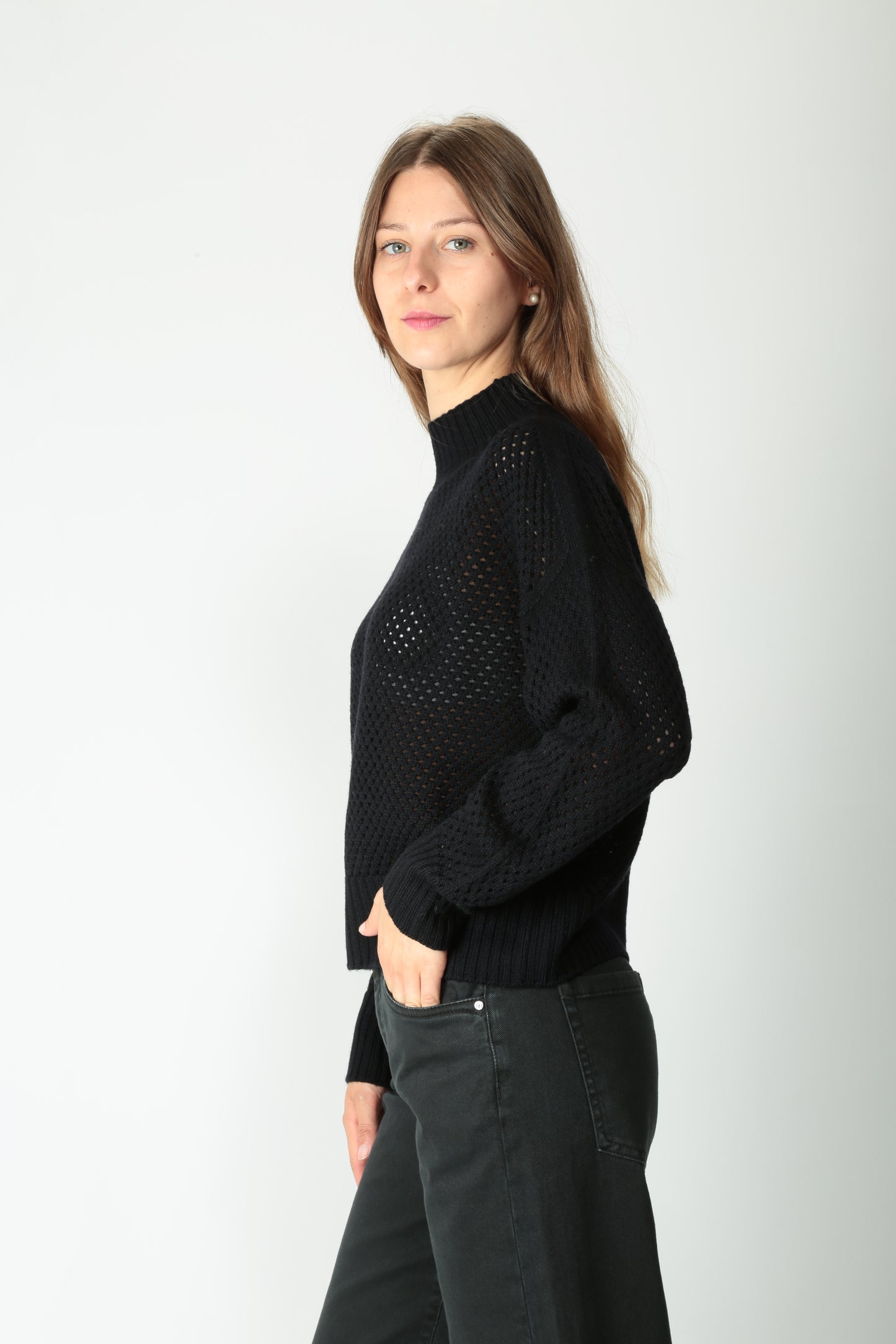 https://admin.shopify.com/store/gulieshop/products/15502397145437#:~:text=https%3A//www.gulieshop.it%20%E2%80%BA%20products%20%E2%80%BA%20maida%2Dmila%2Dmaglia%2Dtraforata%2D255m8127