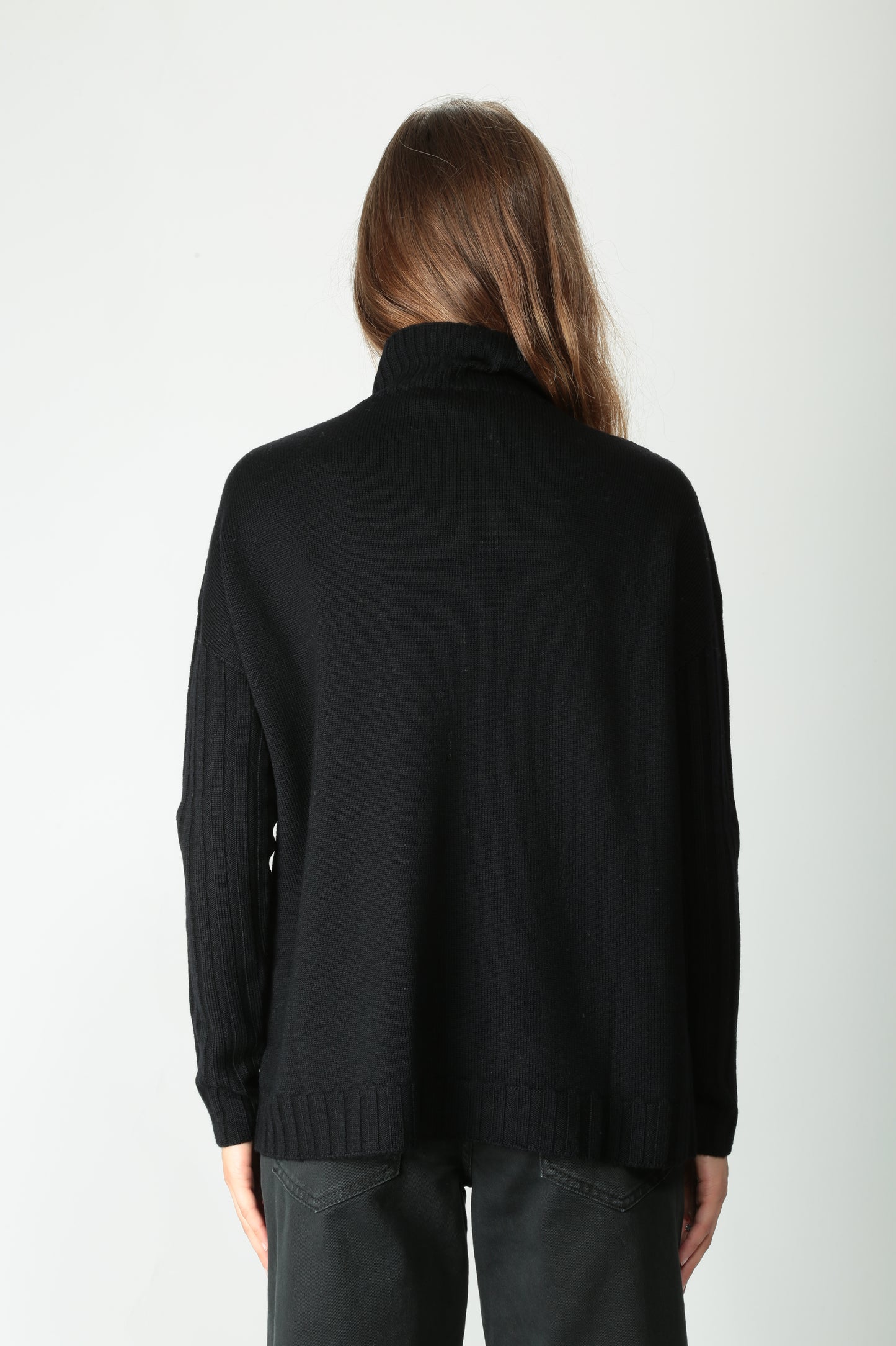 https://admin.shopify.com/store/gulieshop/products/15502401700189#:~:text=https%3A//www.gulieshop.it%20%E2%80%BA%20products%20%E2%80%BA%20maida%2Dmila%2Dmaglia%2Dampia%2Din%2Dlana%2D255m8122%2D1