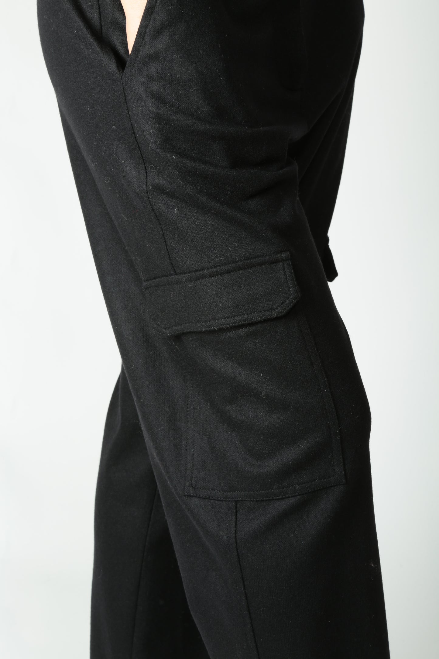 https://admin.shopify.com/store/gulieshop/products/15491874357597#:~:text=https%3A//www.gulieshop.it%20%E2%80%BA%20products%20%E2%80%BA%20l%2Dconti%2Dpantalone%2Dcargo%2Dmisto%2Dcachemire%2Djonah%2Df5wn36